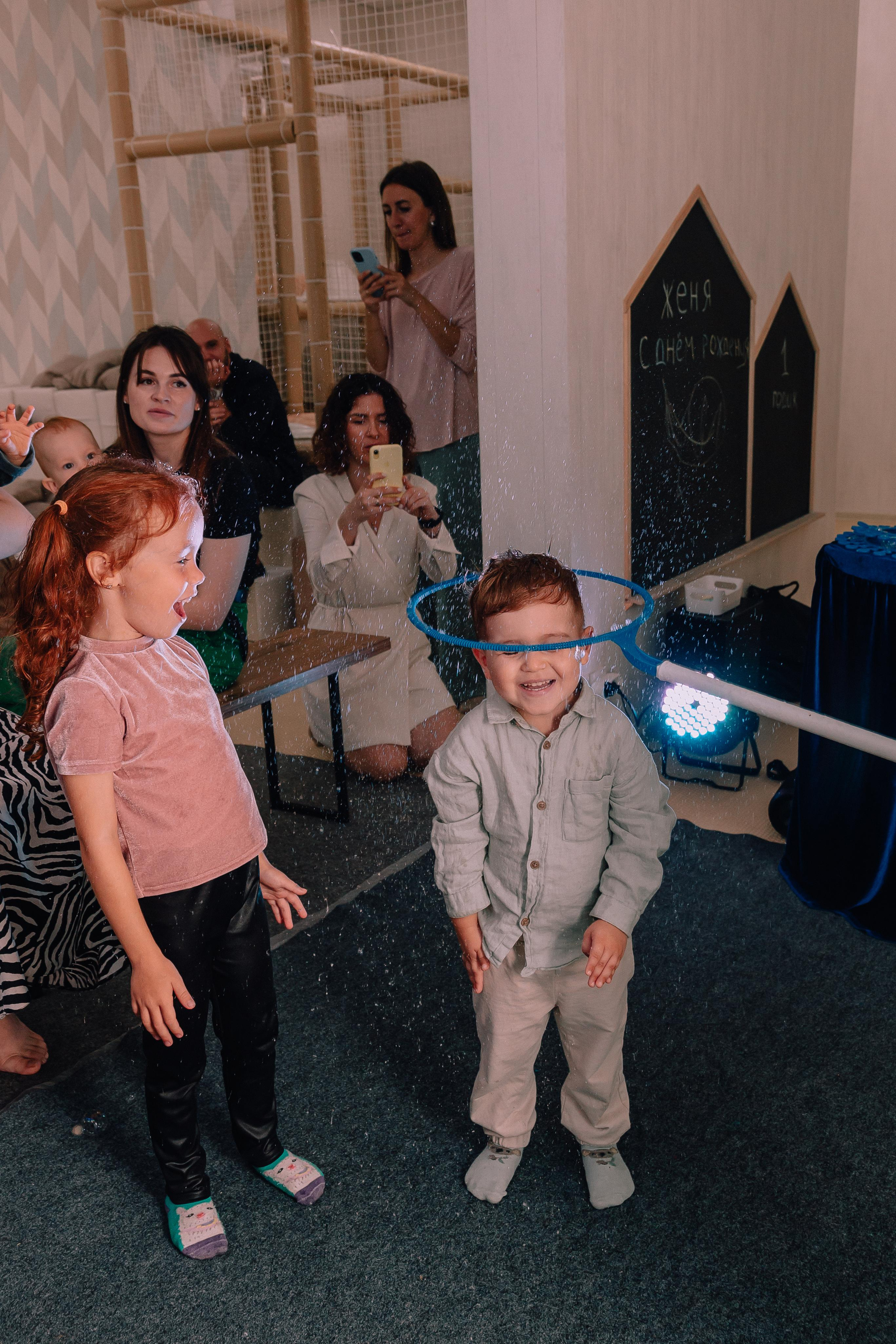 1 год в игровой. Фотограф Авилова Дарья ● Тюмень● Съемка больших семей ●Архив поколений