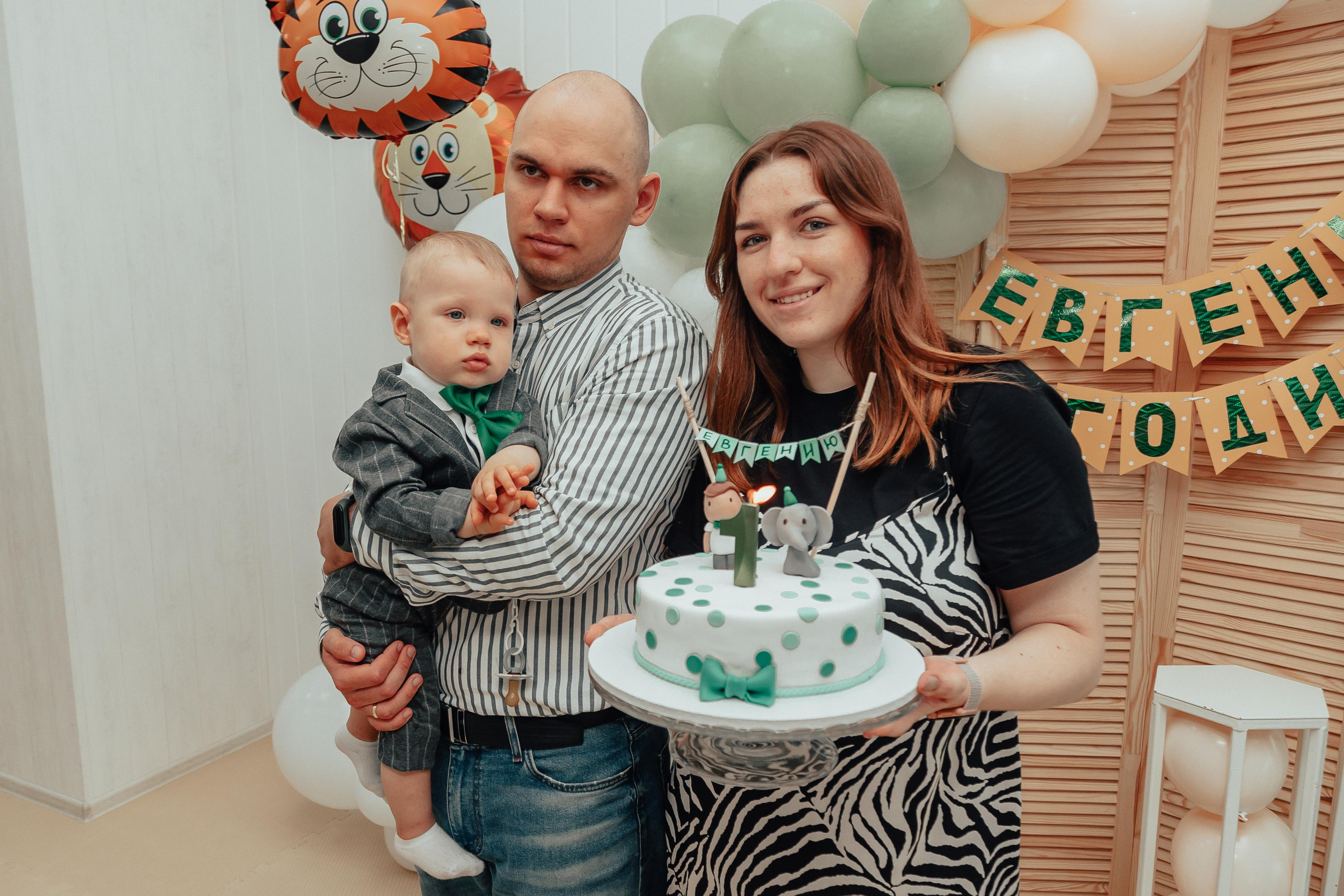 1 год в игровой. Фотограф Авилова Дарья ● Тюмень● Съемка больших семей ●Архив поколений