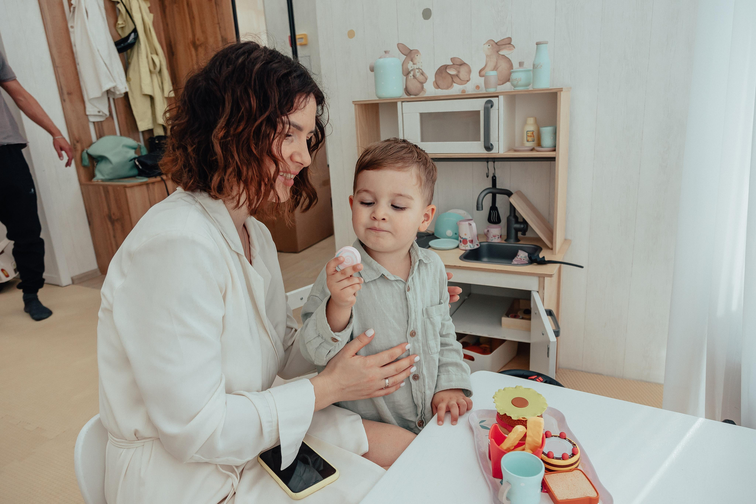 1 год в игровой. Фотограф Авилова Дарья ● Тюмень● Съемка больших семей ●Архив поколений