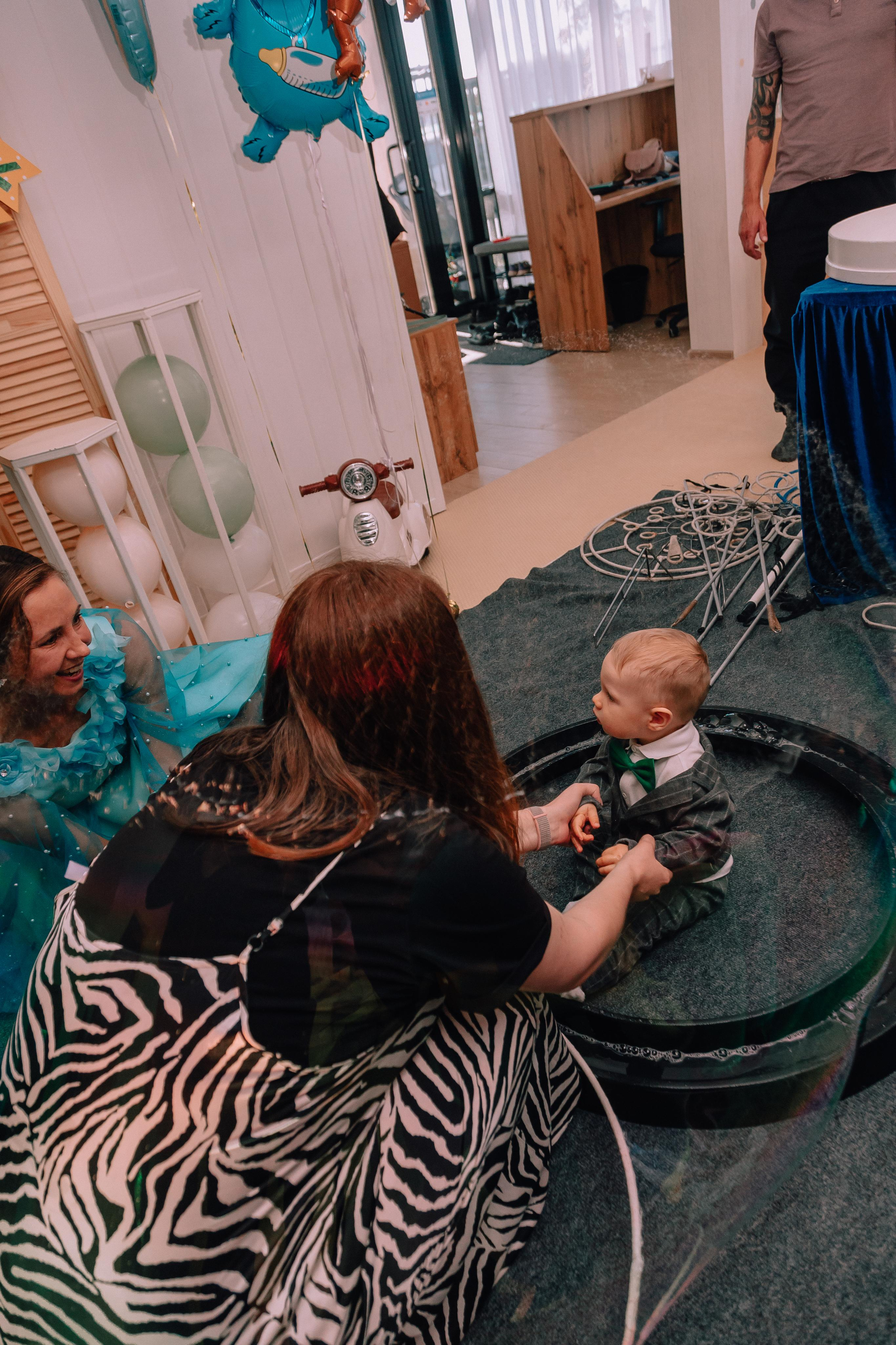 1 год в игровой. Фотограф Авилова Дарья ● Тюмень● Съемка больших семей ●Архив поколений