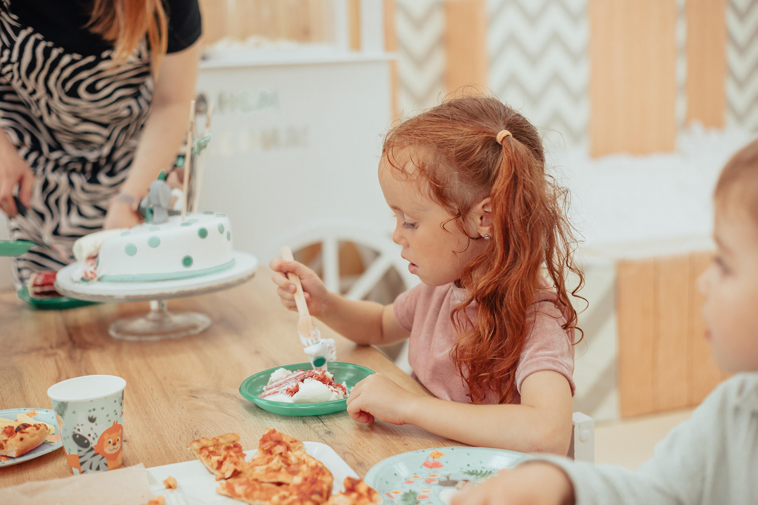 1 год в игровой. Фотограф Авилова Дарья ● Тюмень● Съемка больших семей ●Архив поколений