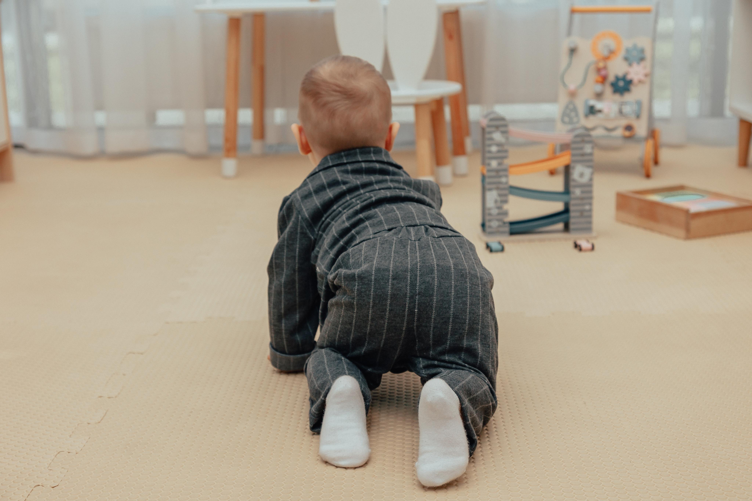 1 год в игровой. Фотограф Авилова Дарья ● Тюмень● Съемка больших семей ●Архив поколений