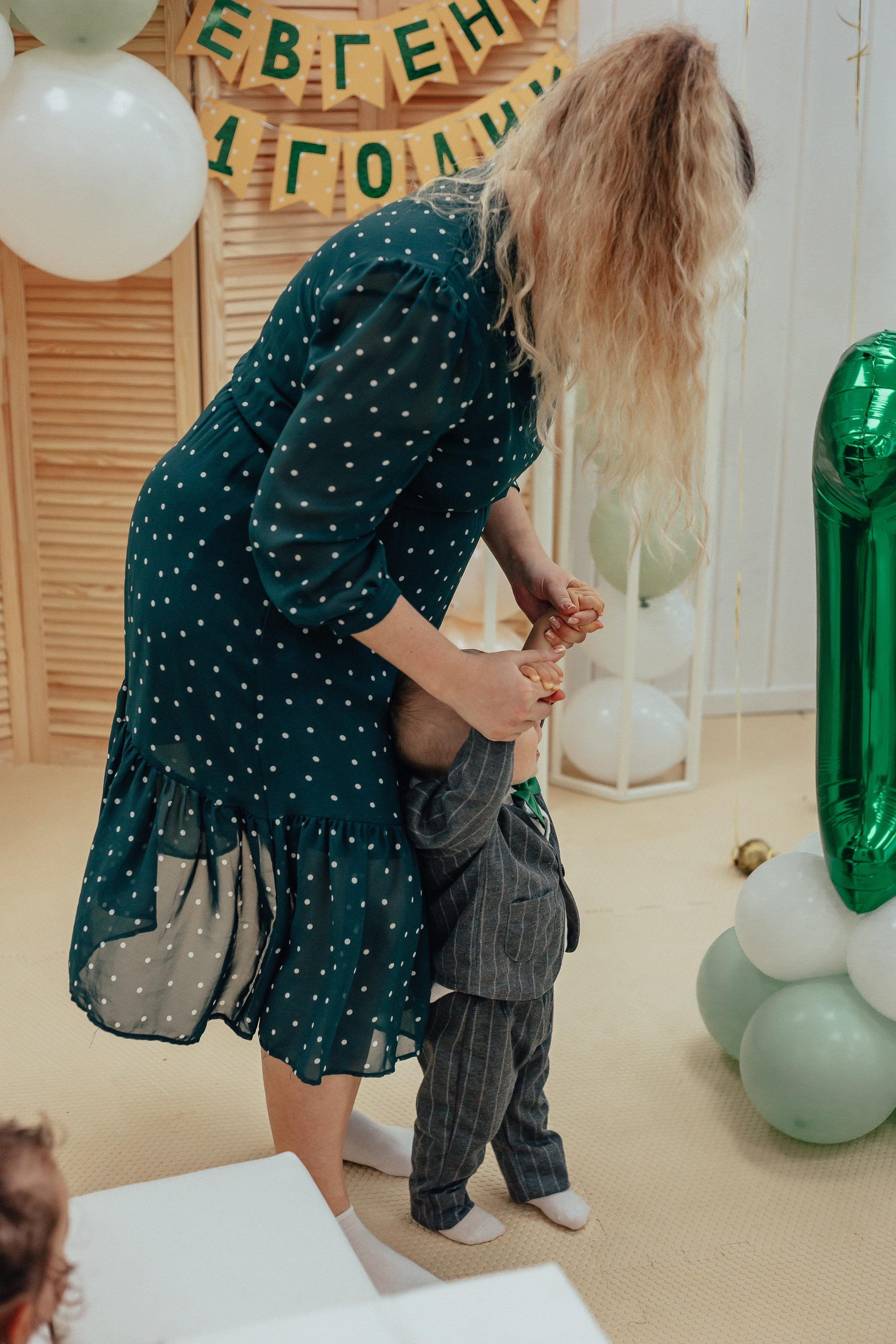 1 год в игровой. Фотограф Авилова Дарья ● Тюмень● Съемка больших семей ●Архив поколений