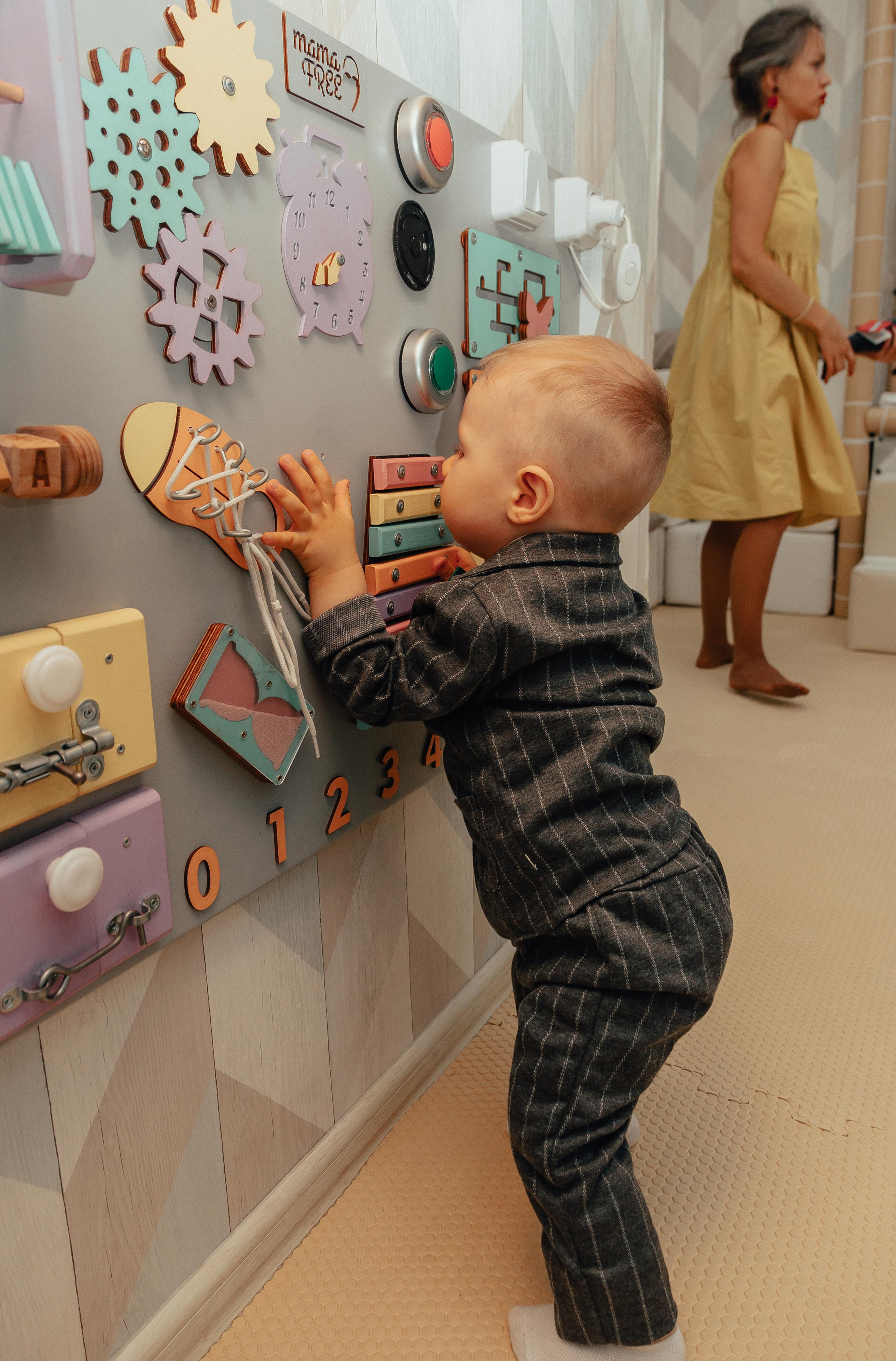 1 год в игровой. Фотограф Авилова Дарья ● Тюмень● Съемка больших семей ●Архив поколений