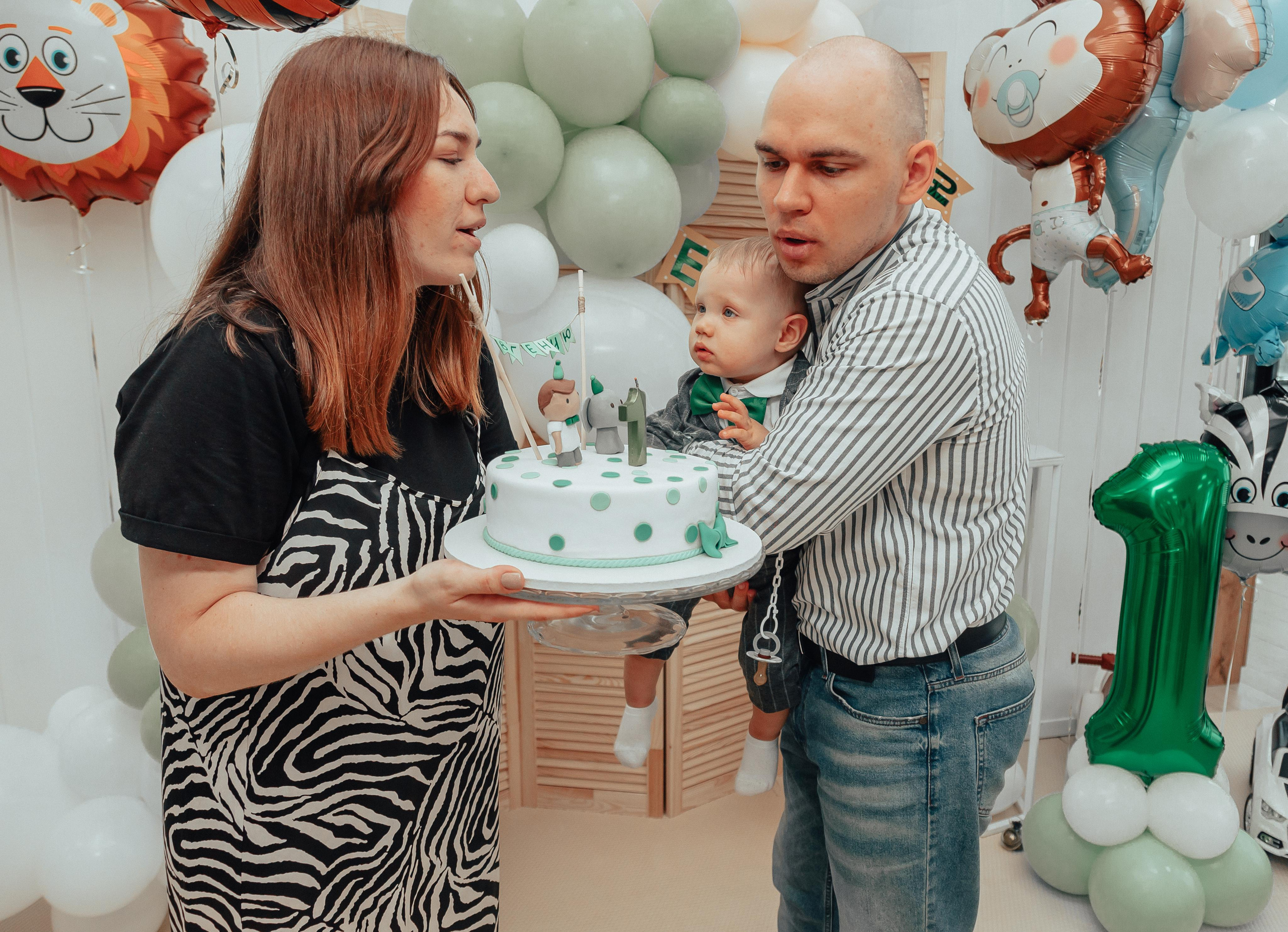 1 год в игровой. Фотограф Авилова Дарья ● Тюмень● Съемка больших семей ●Архив поколений