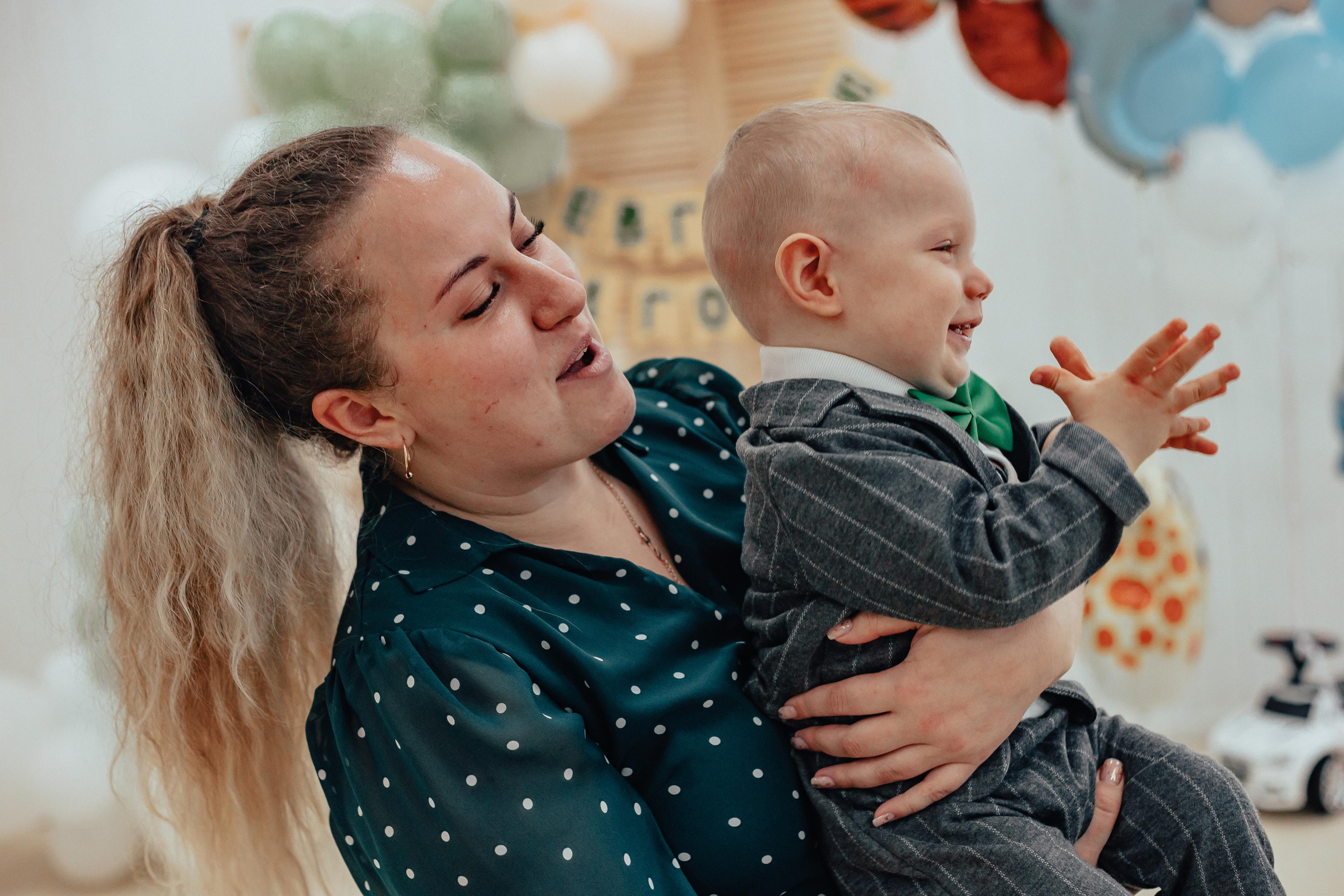 1 год в игровой. Фотограф Авилова Дарья ● Тюмень● Съемка больших семей ●Архив поколений
