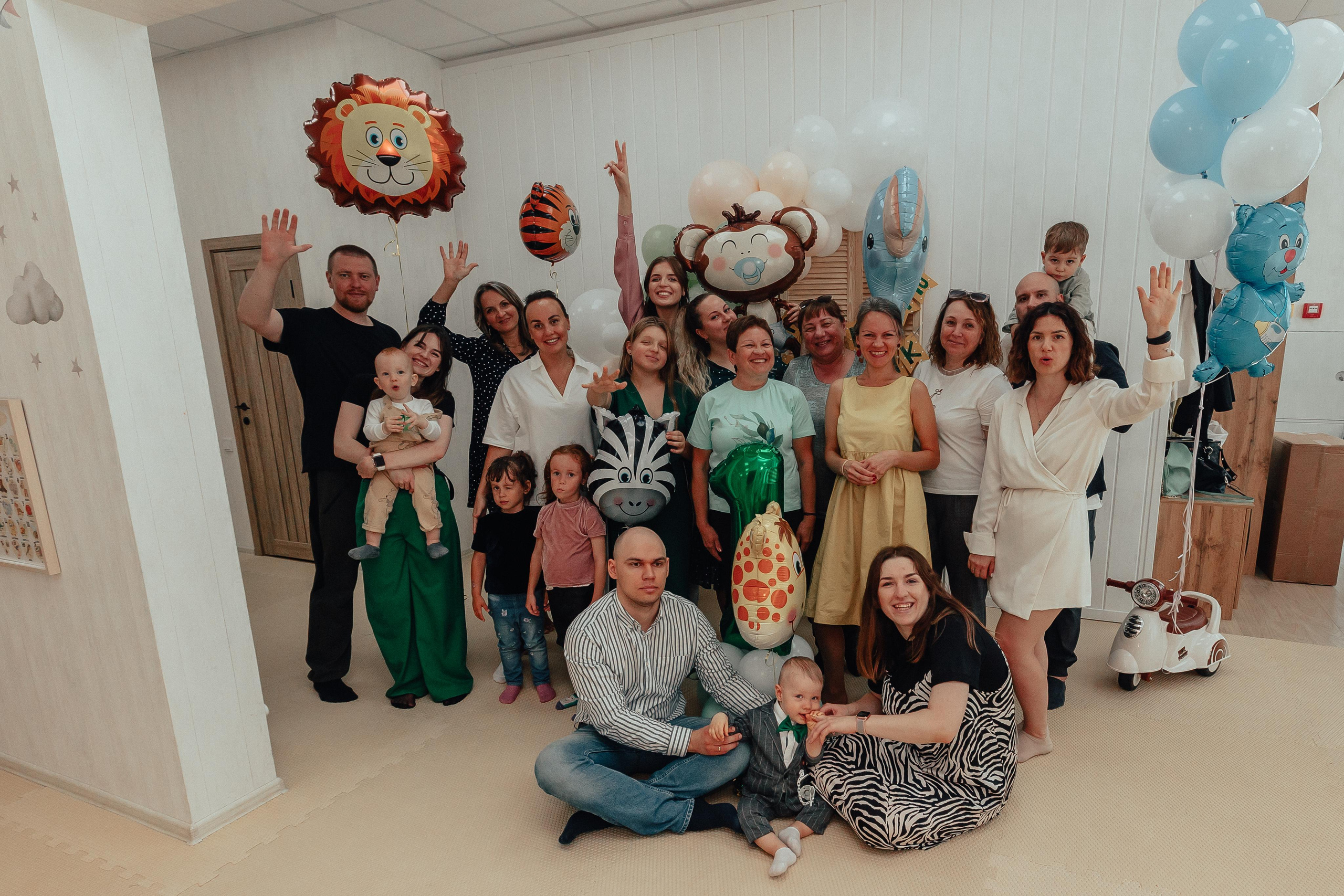 1 год в игровой. Фотограф Авилова Дарья ● Тюмень● Съемка больших семей ●Архив поколений