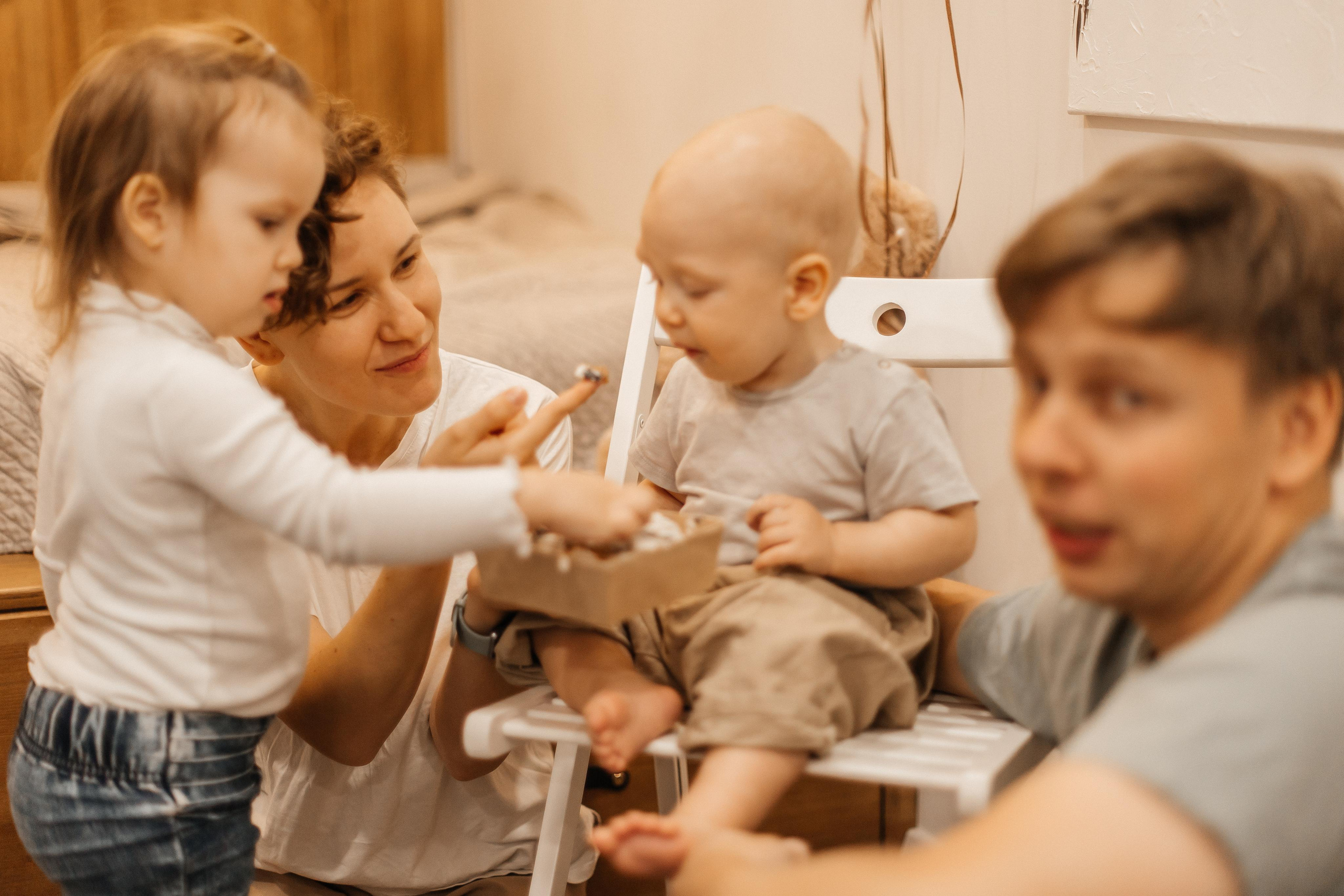 1 год дома. Фотограф Авилова Дарья ● Тюмень● Съемка больших семей ●Архив поколений