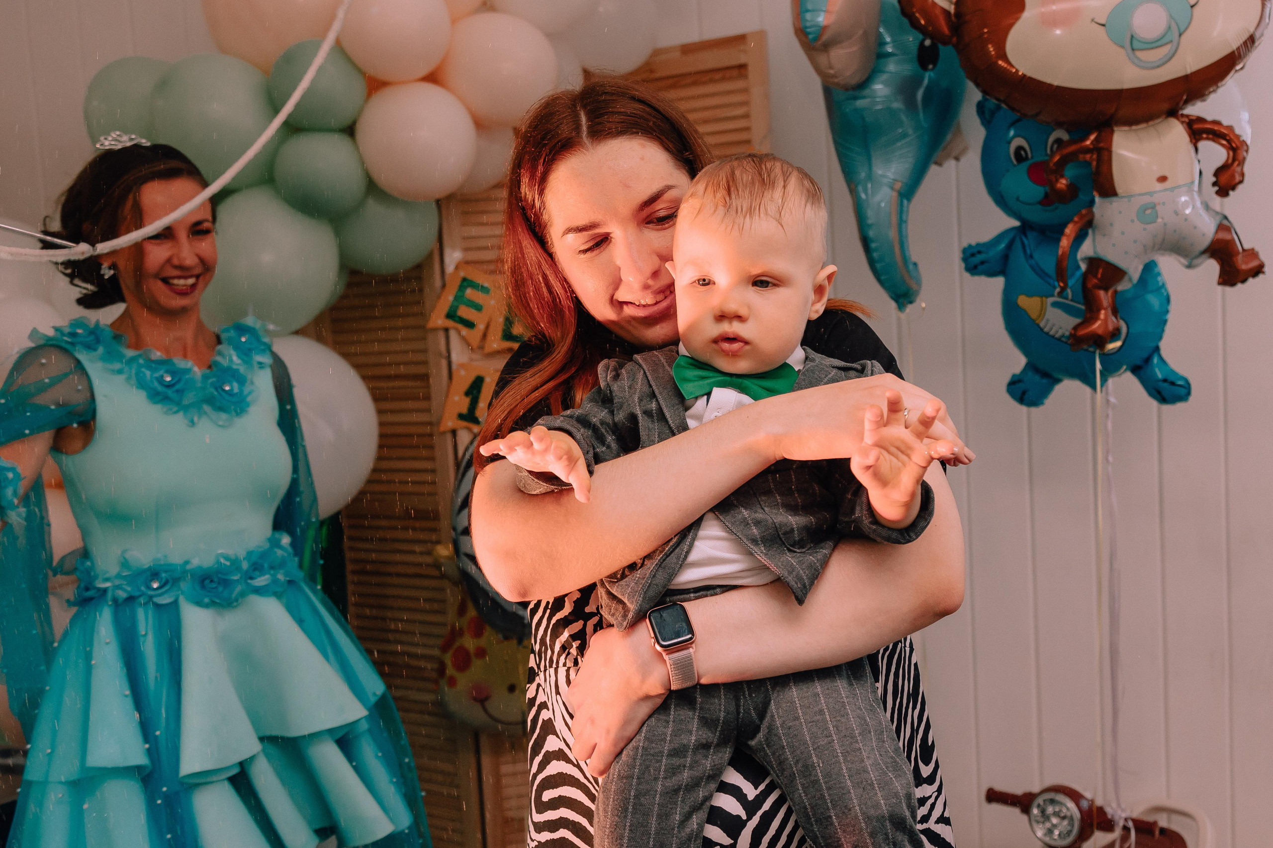 1 год в игровой. Фотограф Авилова Дарья ● Тюмень● Съемка больших семей ●Архив поколений