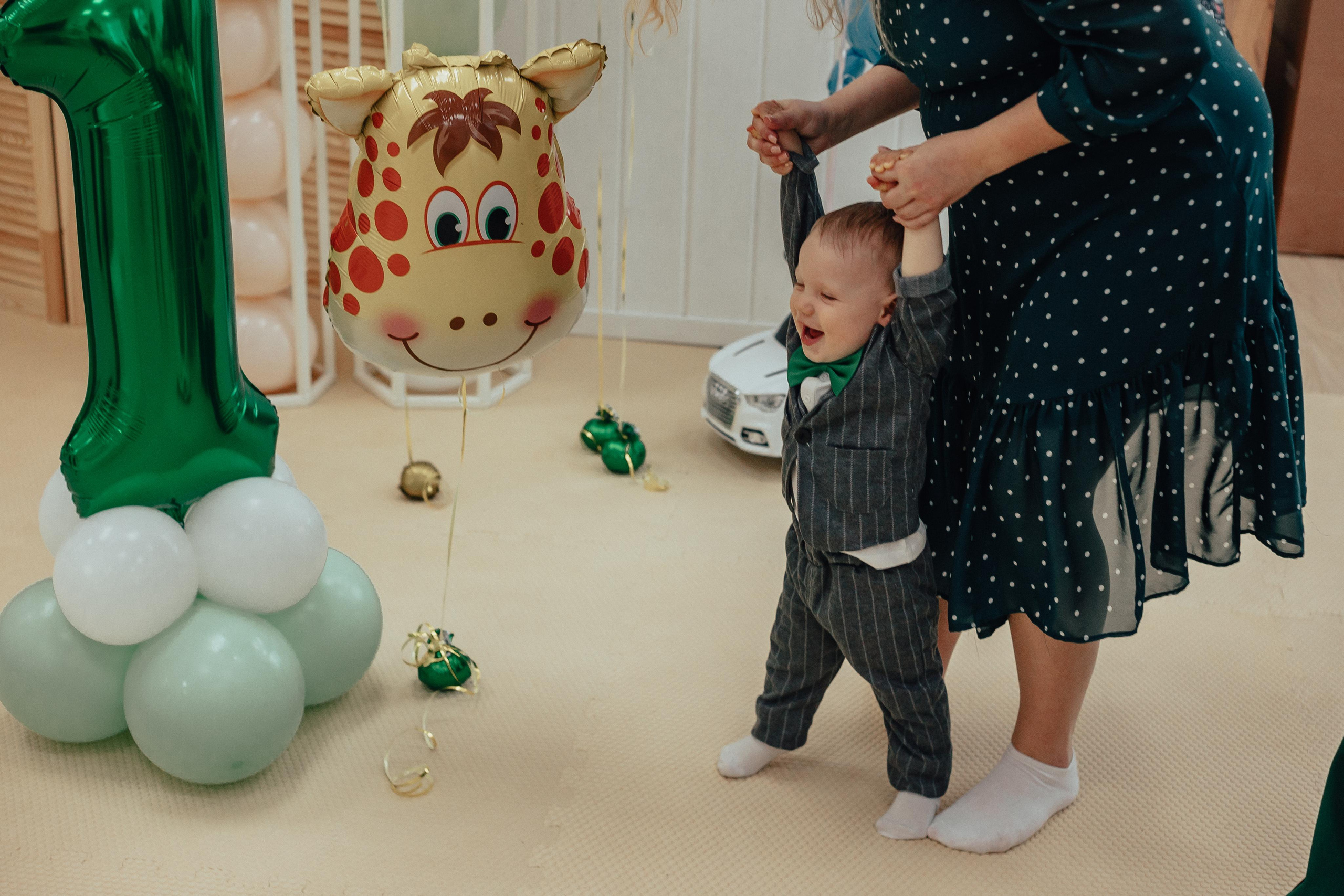 1 год в игровой. Фотограф Авилова Дарья ● Тюмень● Съемка больших семей ●Архив поколений