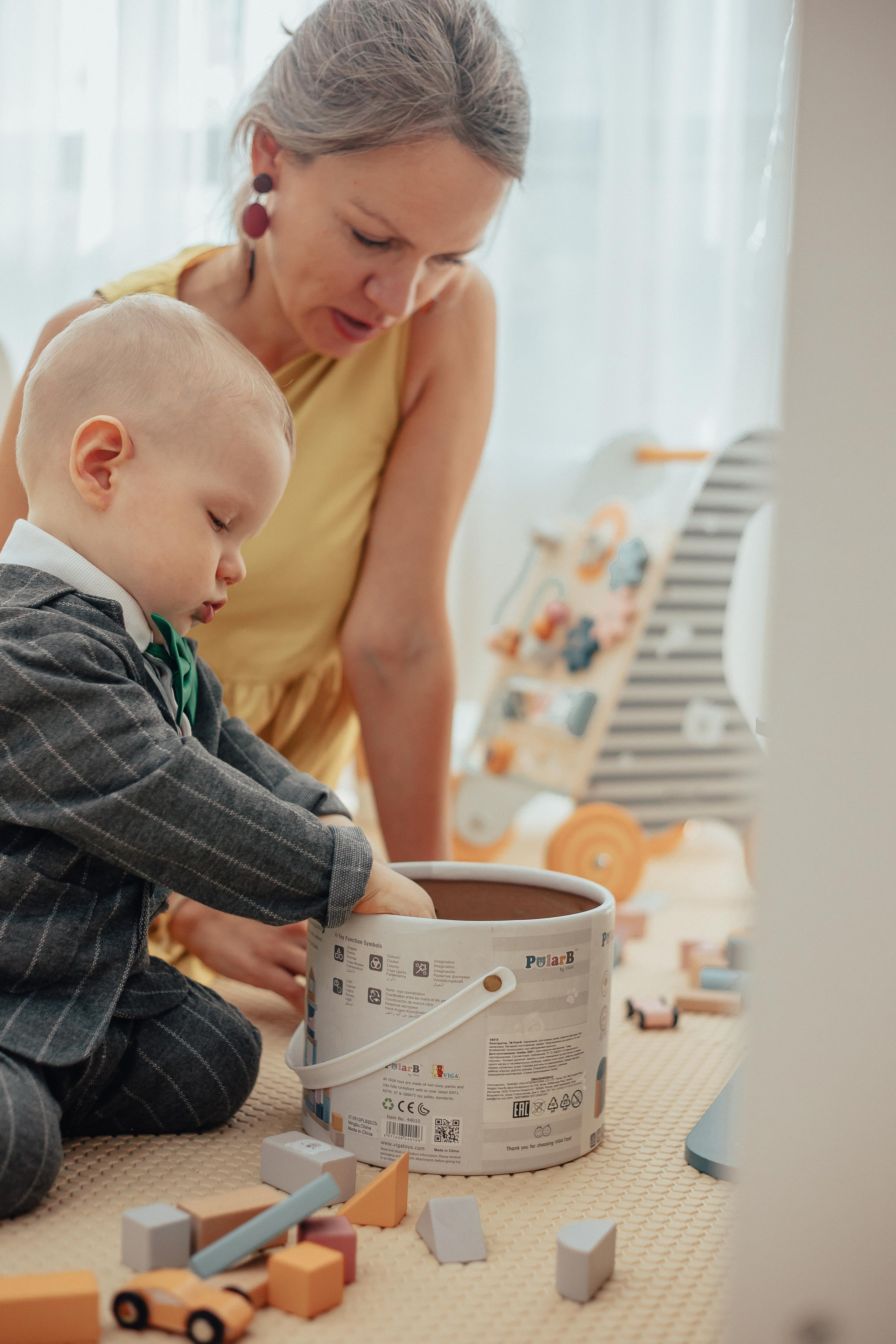 1 год в игровой. Фотограф Авилова Дарья ● Тюмень● Съемка больших семей ●Архив поколений