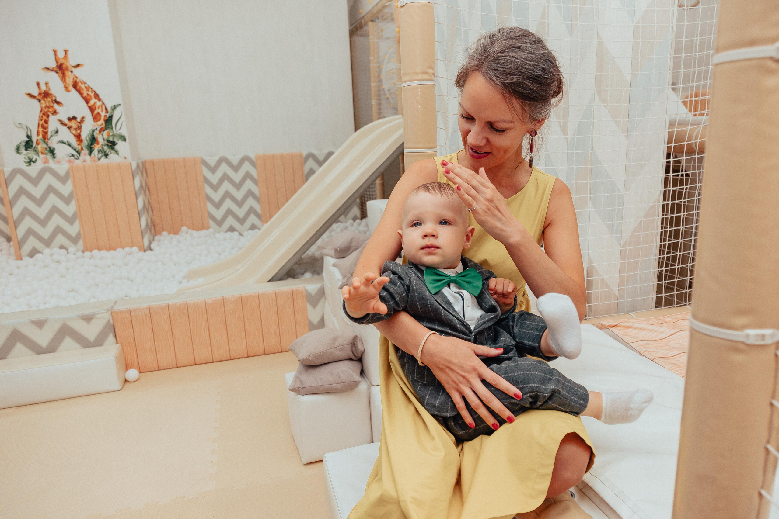 1 год в игровой. Фотограф Авилова Дарья ● Тюмень● Съемка больших семей ●Архив поколений