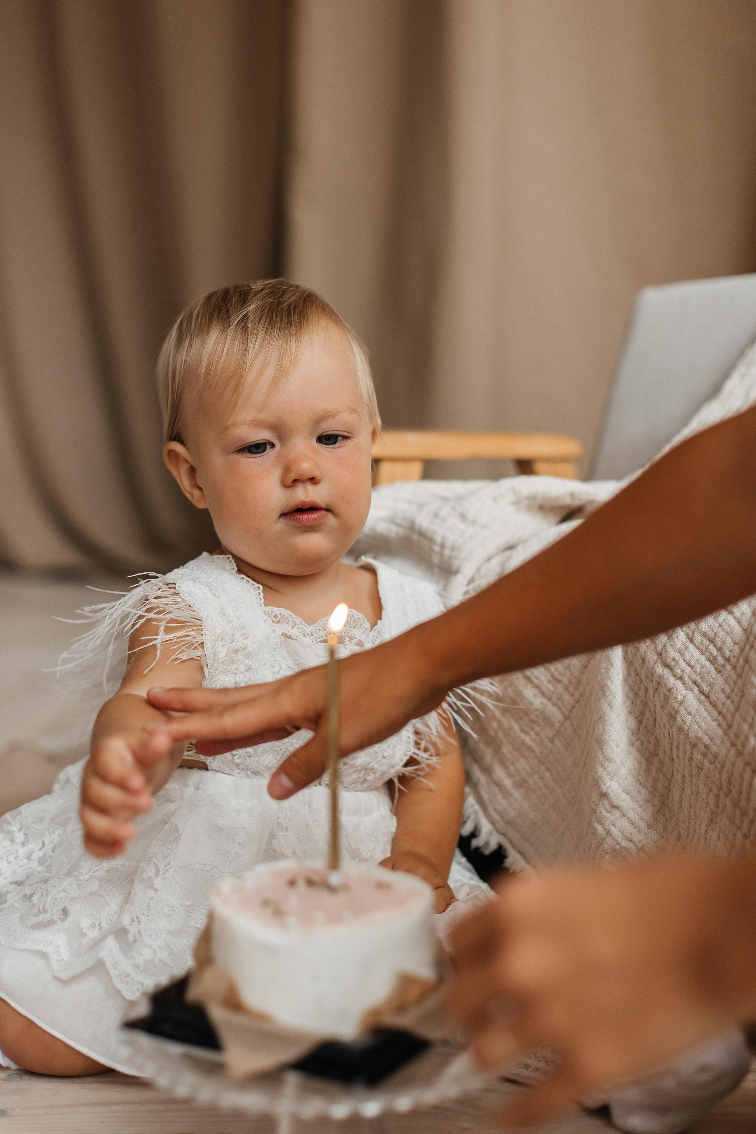 Семейная фотосессия (1 годик). Фотограф Авилова Дарья ● Тюмень● Съемка больших семей ●Архив поколений