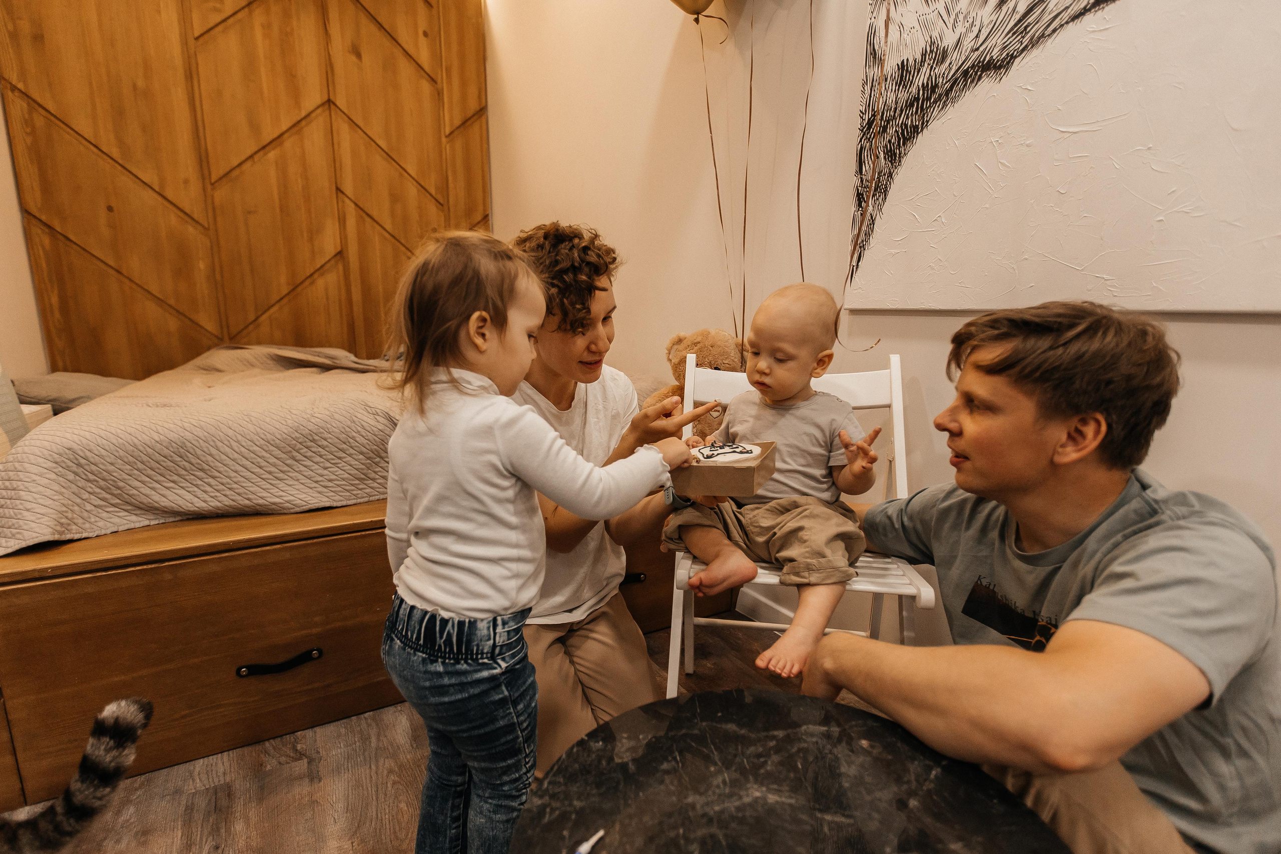 1 год дома. Фотограф Авилова Дарья ● Тюмень● Съемка больших семей ●Архив поколений