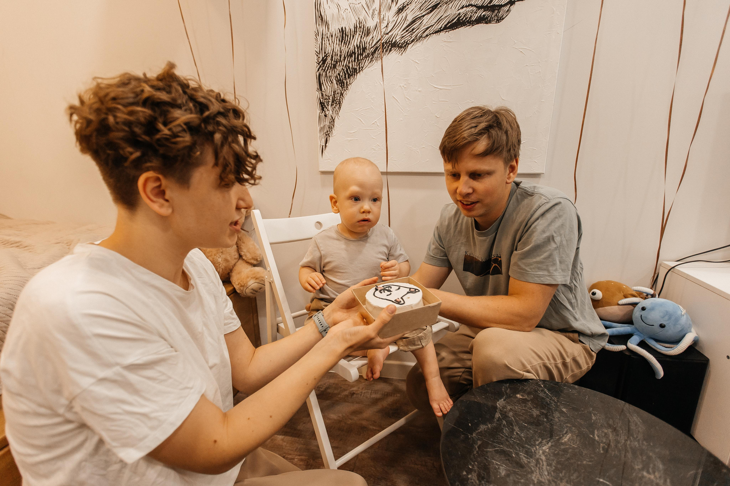 1 год дома. Фотограф Авилова Дарья ● Тюмень● Съемка больших семей ●Архив поколений