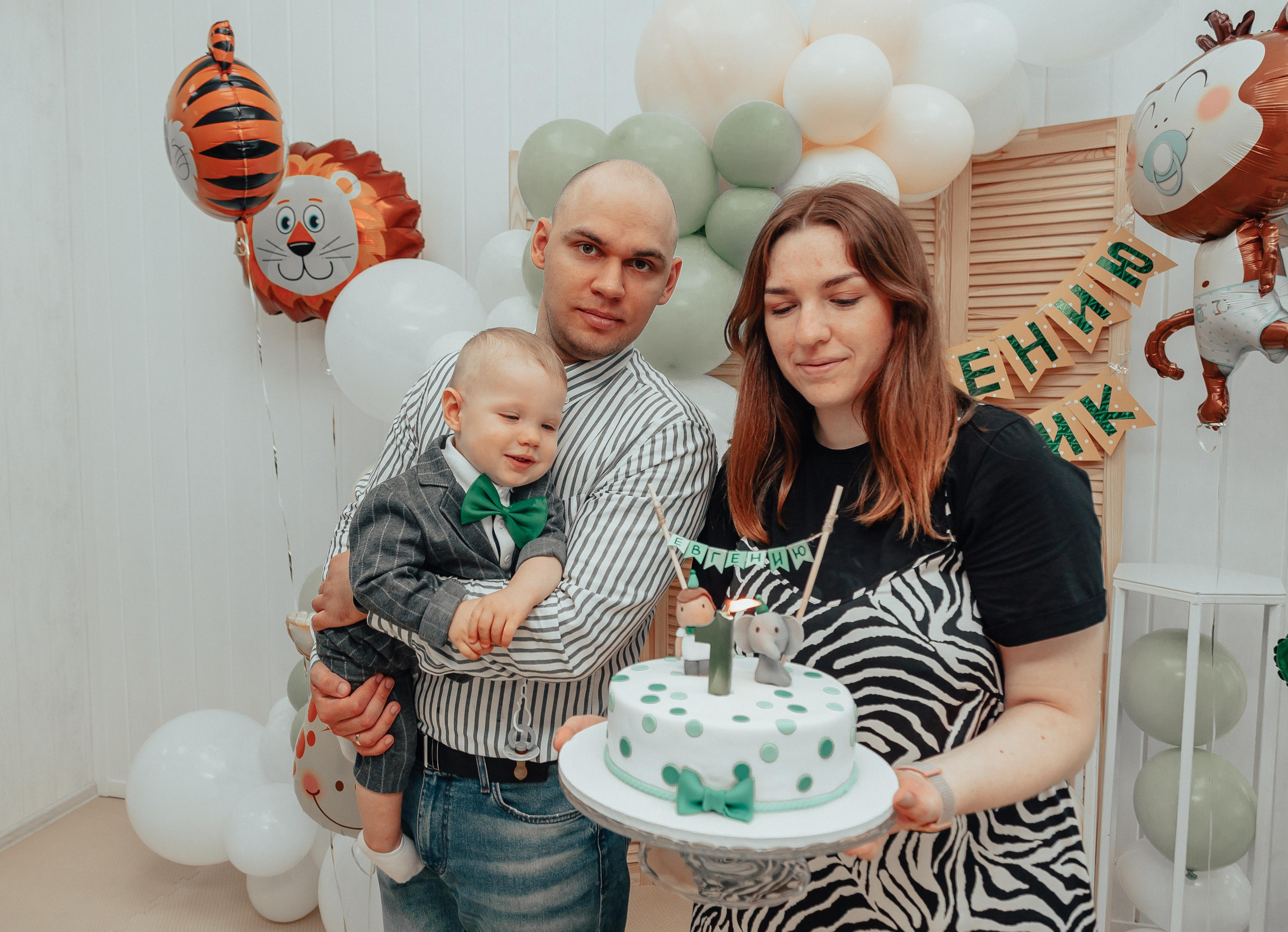 1 год в игровой. Фотограф Авилова Дарья ● Тюмень● Съемка больших семей ●Архив поколений