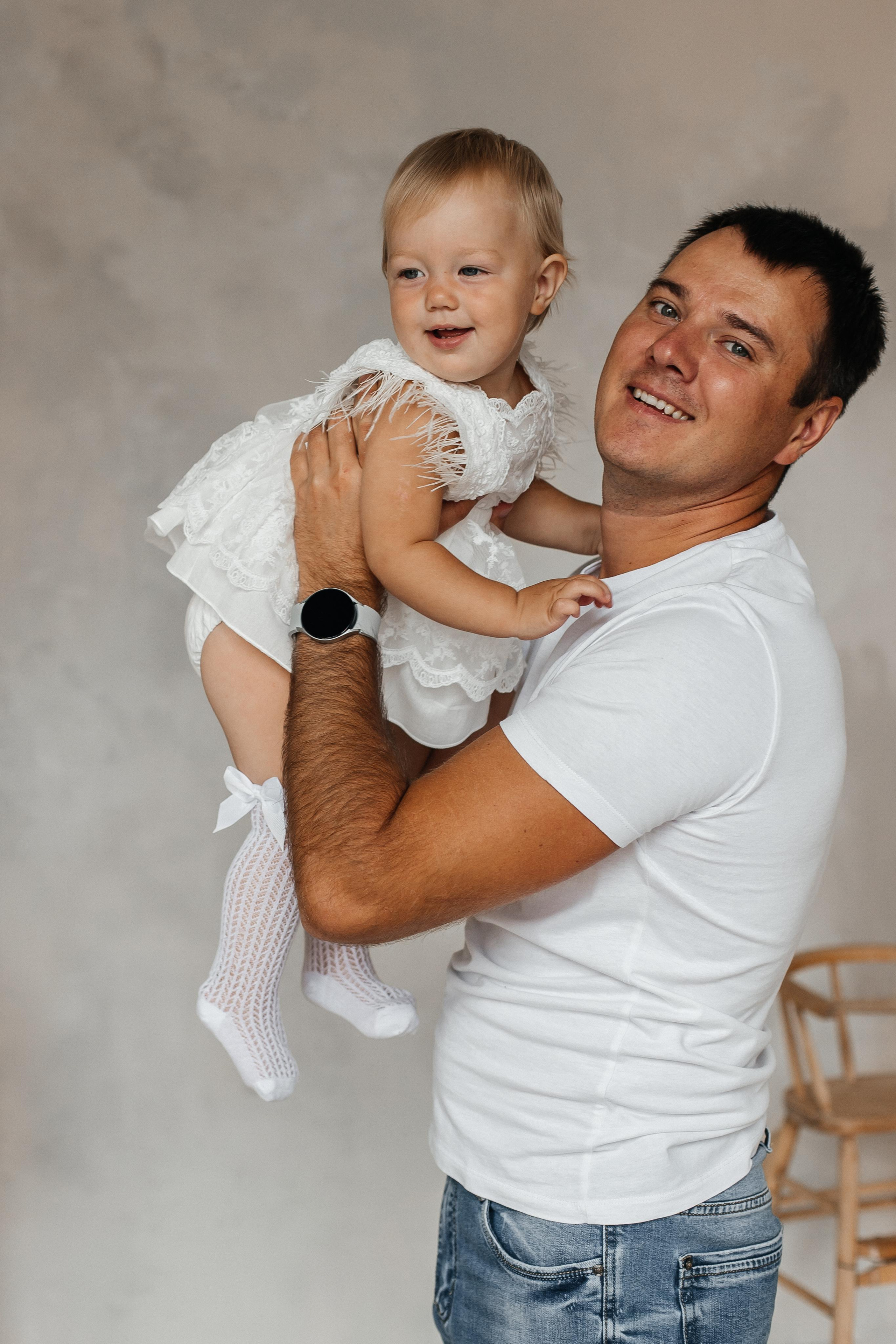 Семейная фотосессия (1 годик). Фотограф Авилова Дарья ● Тюмень● Съемка больших семей ●Архив поколений