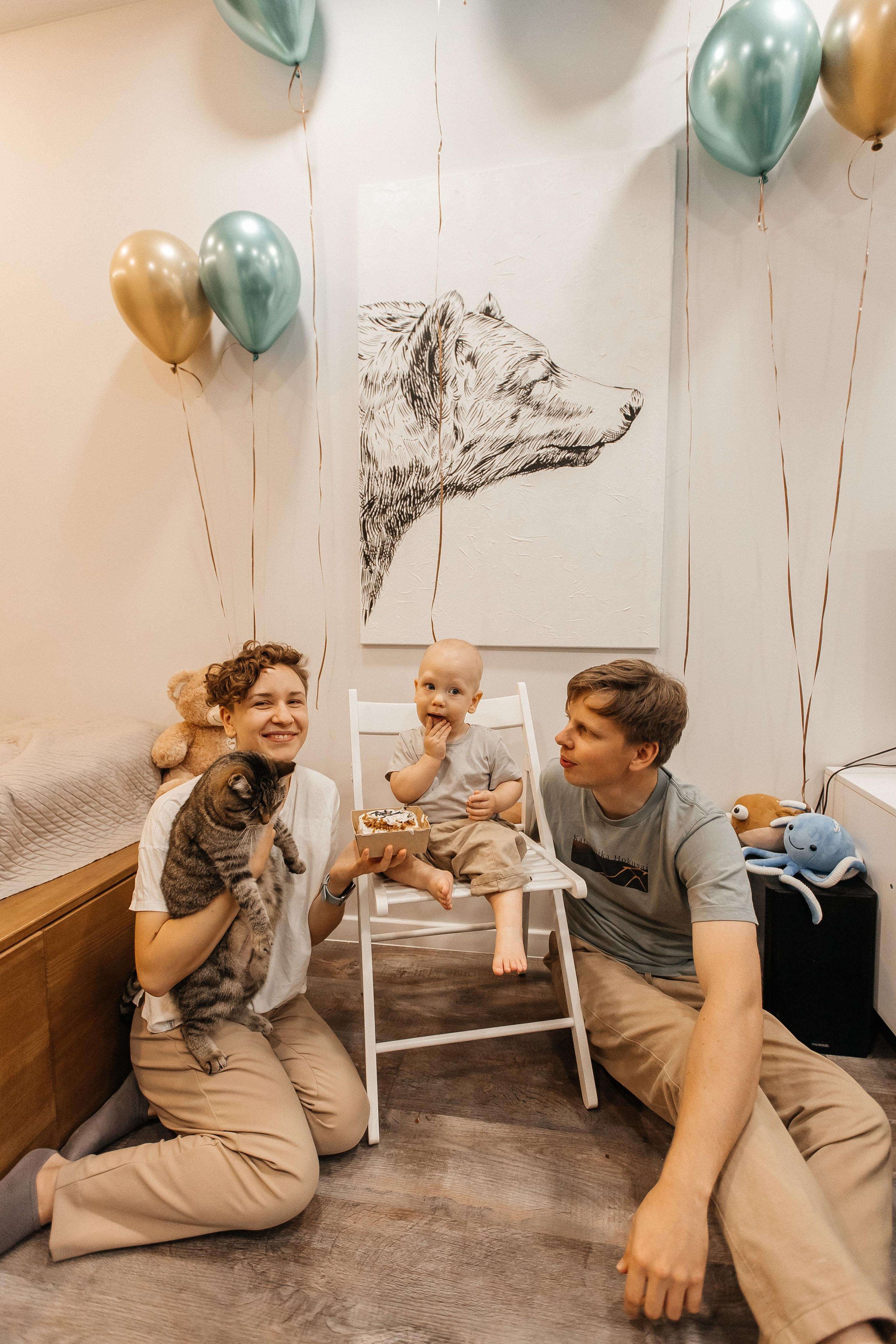 1 год дома. Фотограф Авилова Дарья ● Тюмень● Съемка больших семей ●Архив поколений