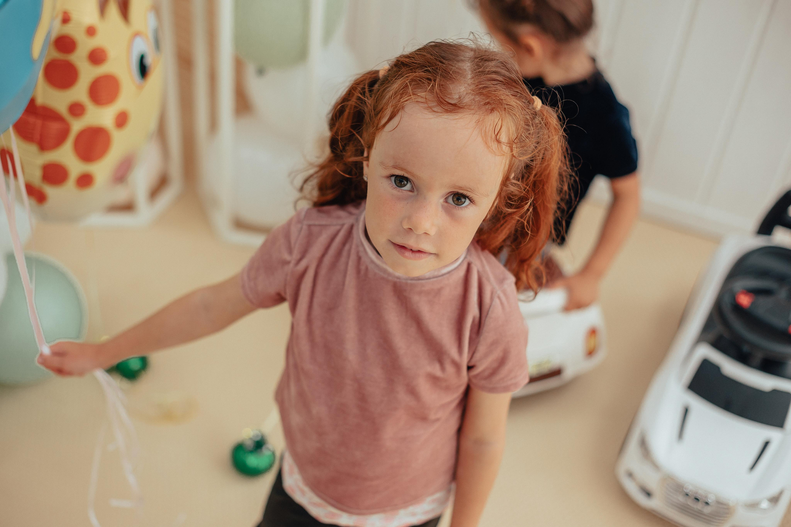 1 год в игровой. Фотограф Авилова Дарья ● Тюмень● Съемка больших семей ●Архив поколений