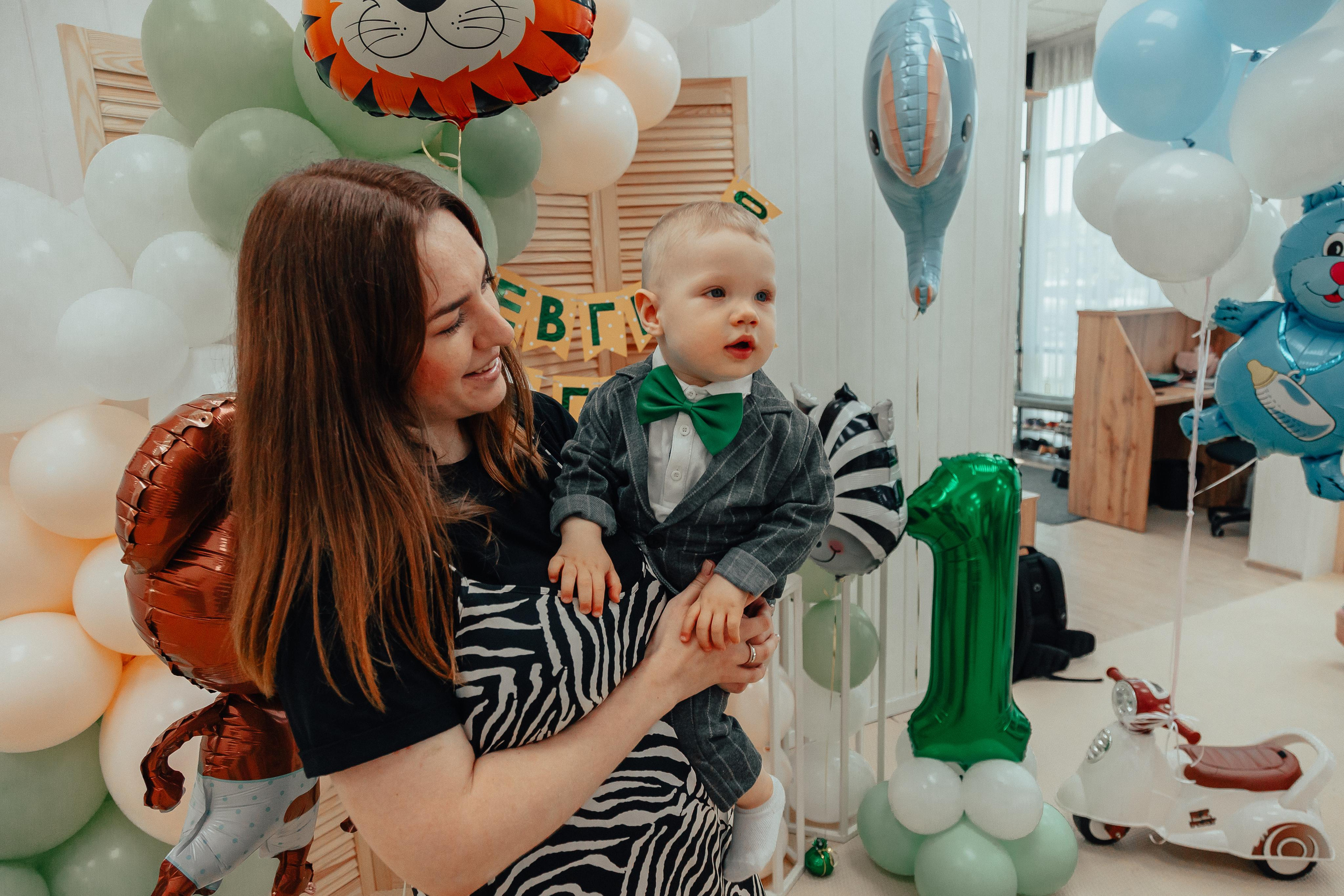 1 год в игровой. Фотограф Авилова Дарья ● Тюмень● Съемка больших семей ●Архив поколений