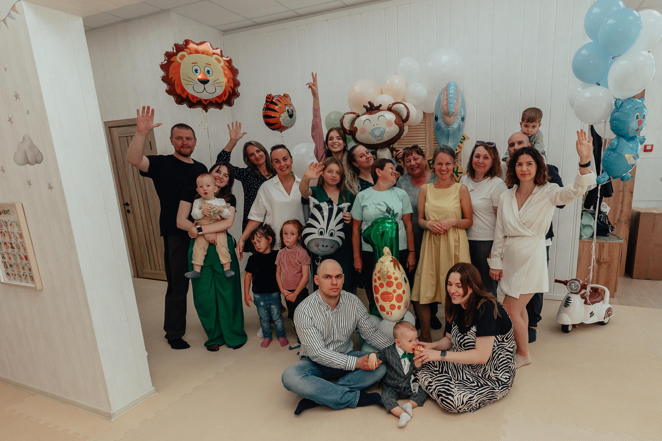 1 год в игровой. Фотограф Авилова Дарья ● Тюмень● Съемка больших семей ●Архив поколений