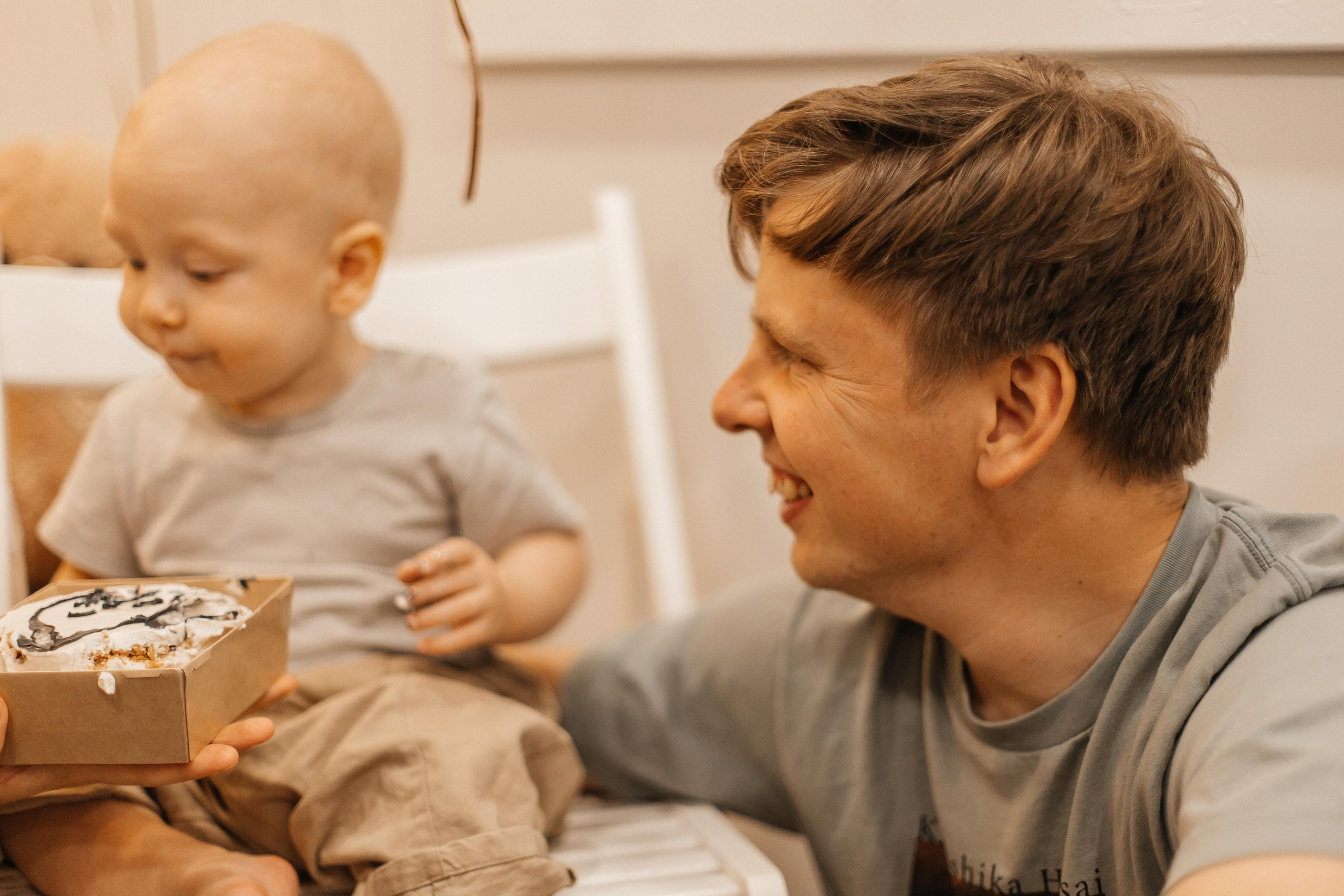 1 год дома. Фотограф Авилова Дарья ● Тюмень● Съемка больших семей ●Архив поколений