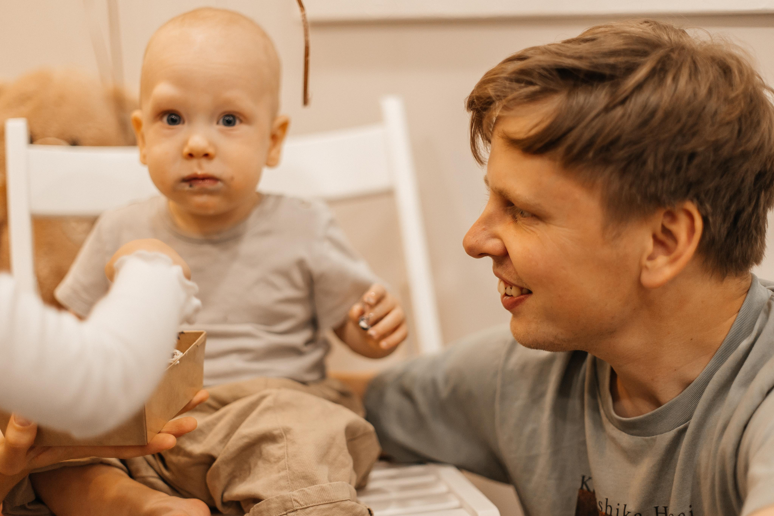 1 год дома. Фотограф Авилова Дарья ● Тюмень● Съемка больших семей ●Архив поколений