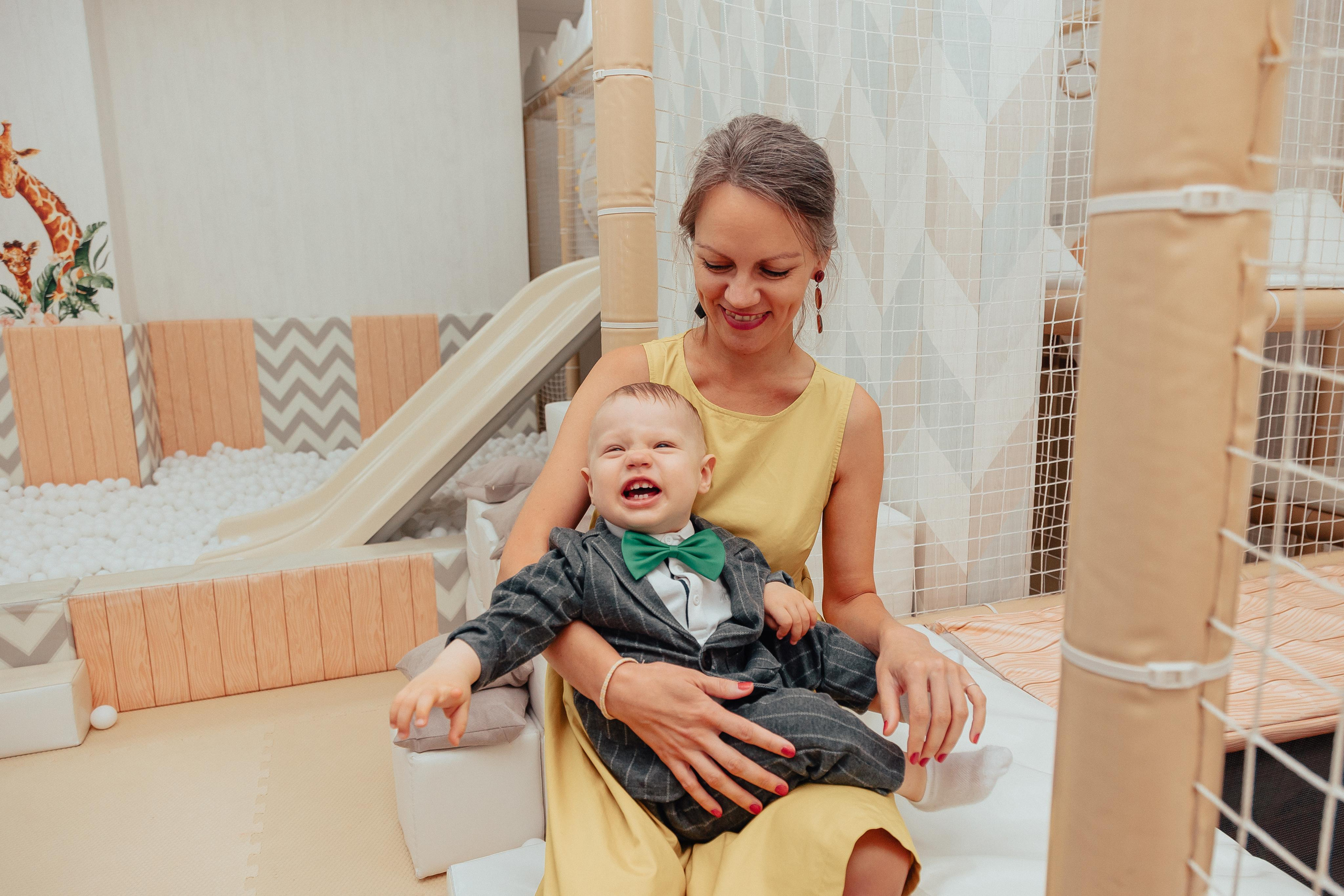 1 год в игровой. Фотограф Авилова Дарья ● Тюмень● Съемка больших семей ●Архив поколений