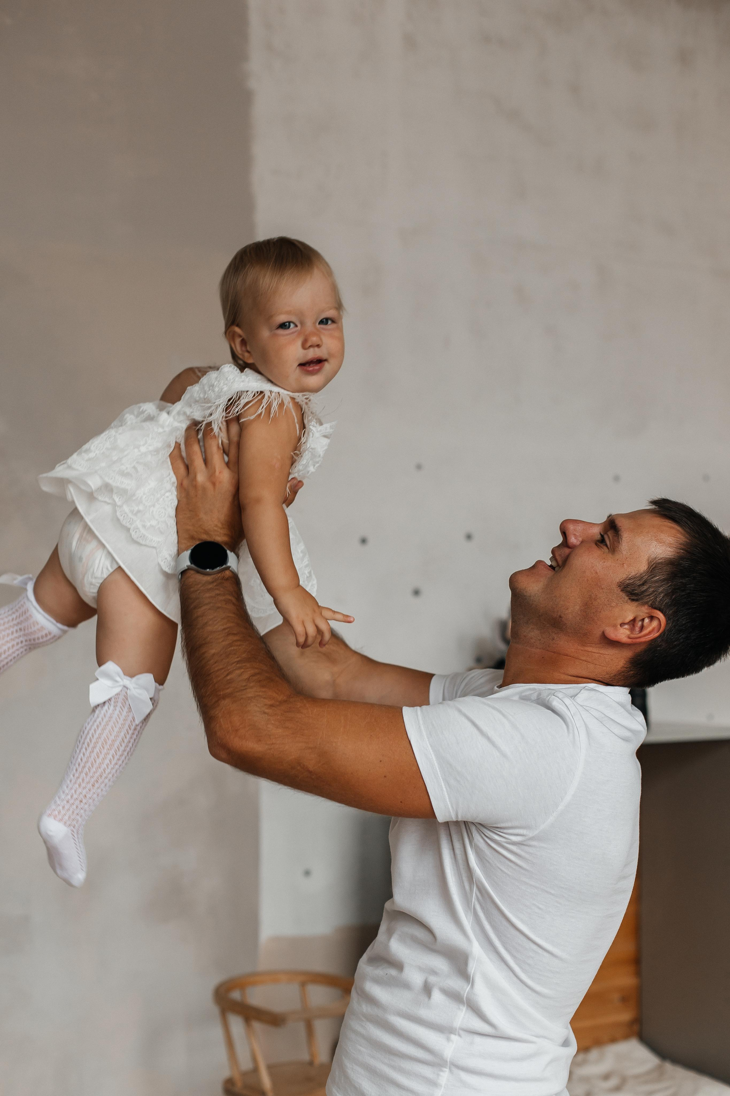 Семейная фотосессия (1 годик). Фотограф Авилова Дарья ● Тюмень● Съемка больших семей ●Архив поколений