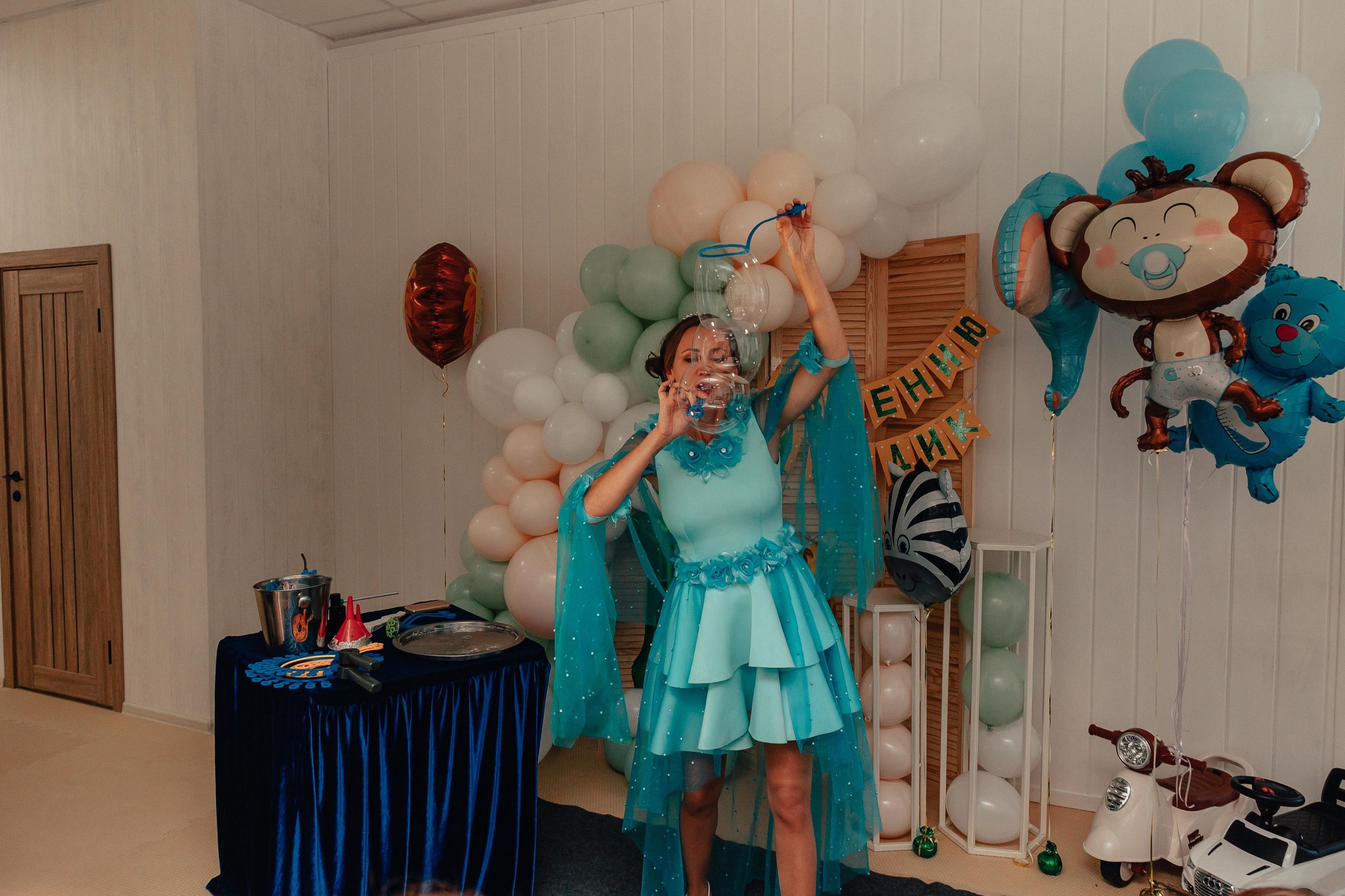 1 год в игровой. Фотограф Авилова Дарья ● Тюмень● Съемка больших семей ●Архив поколений