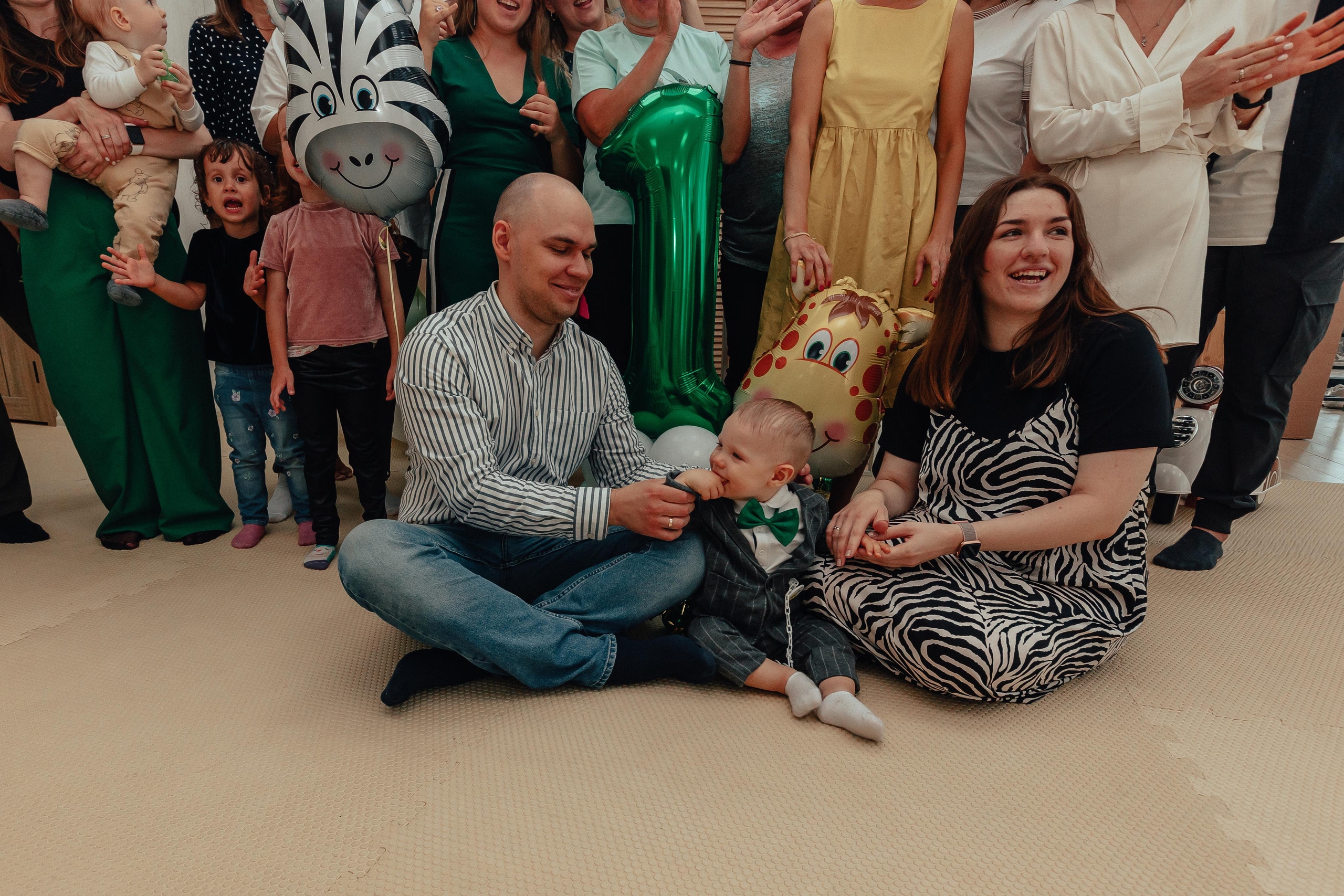 1 год в игровой. Фотограф Авилова Дарья ● Тюмень● Съемка больших семей ●Архив поколений