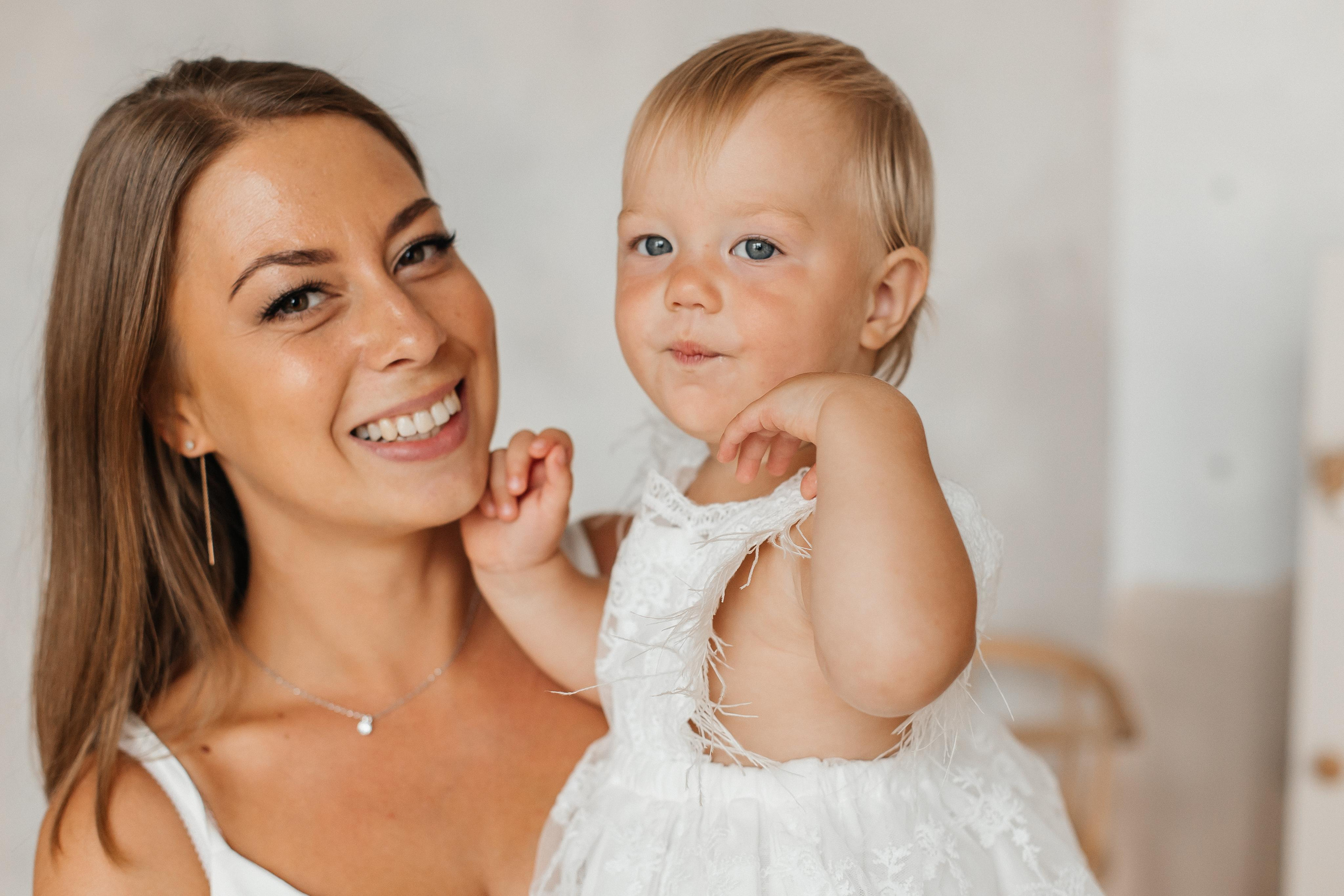 Семейная фотосессия (1 годик). Фотограф Авилова Дарья ● Тюмень● Съемка больших семей ●Архив поколений