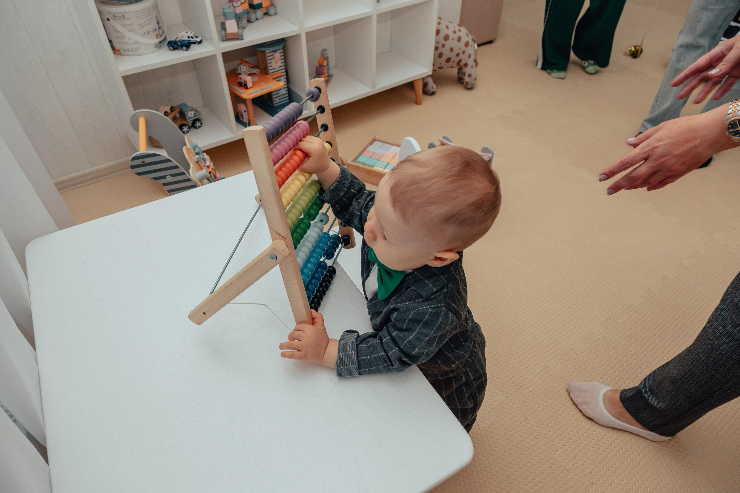 1 год в игровой. Фотограф Авилова Дарья ● Тюмень● Съемка больших семей ●Архив поколений