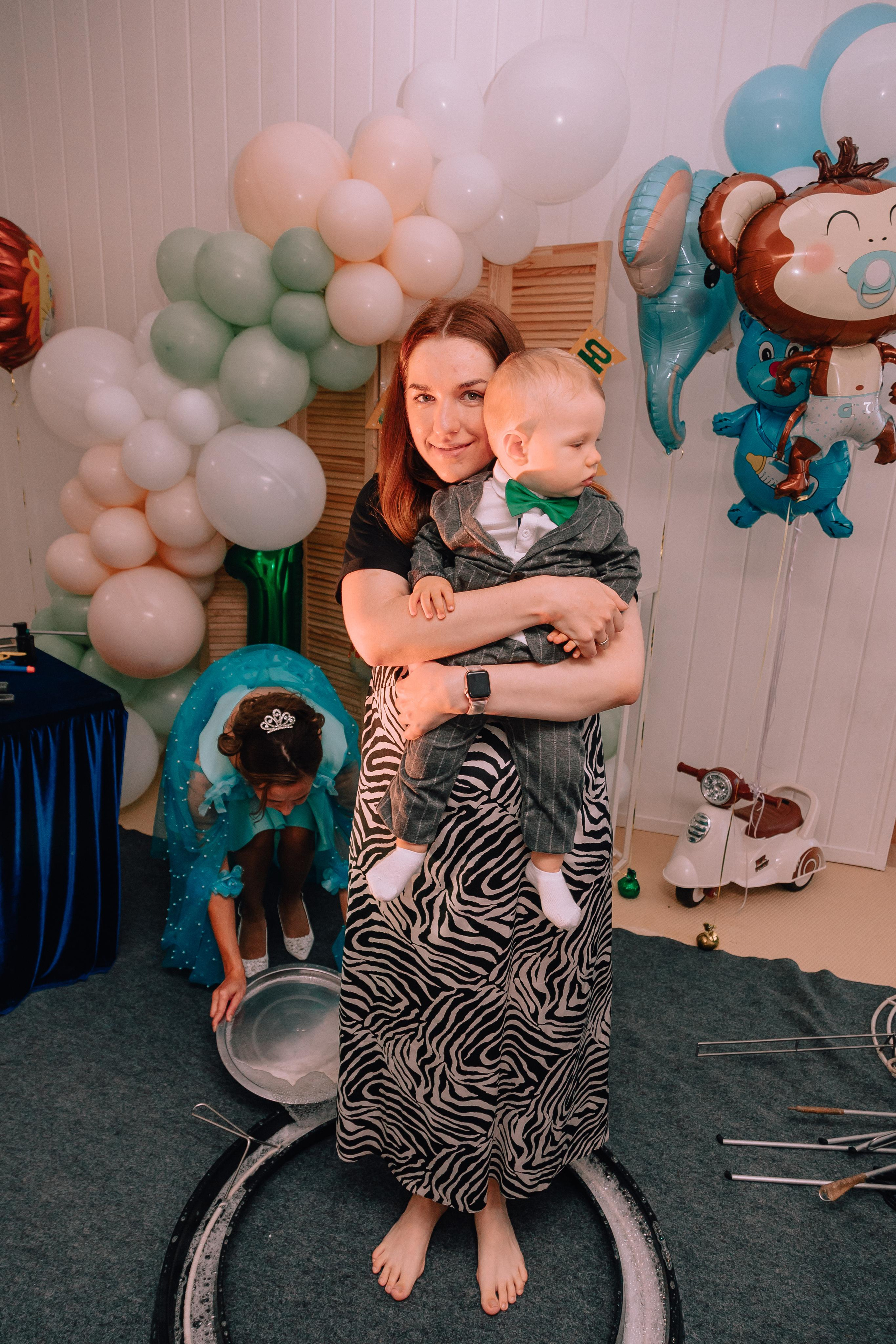 1 год в игровой. Фотограф Авилова Дарья ● Тюмень● Съемка больших семей ●Архив поколений