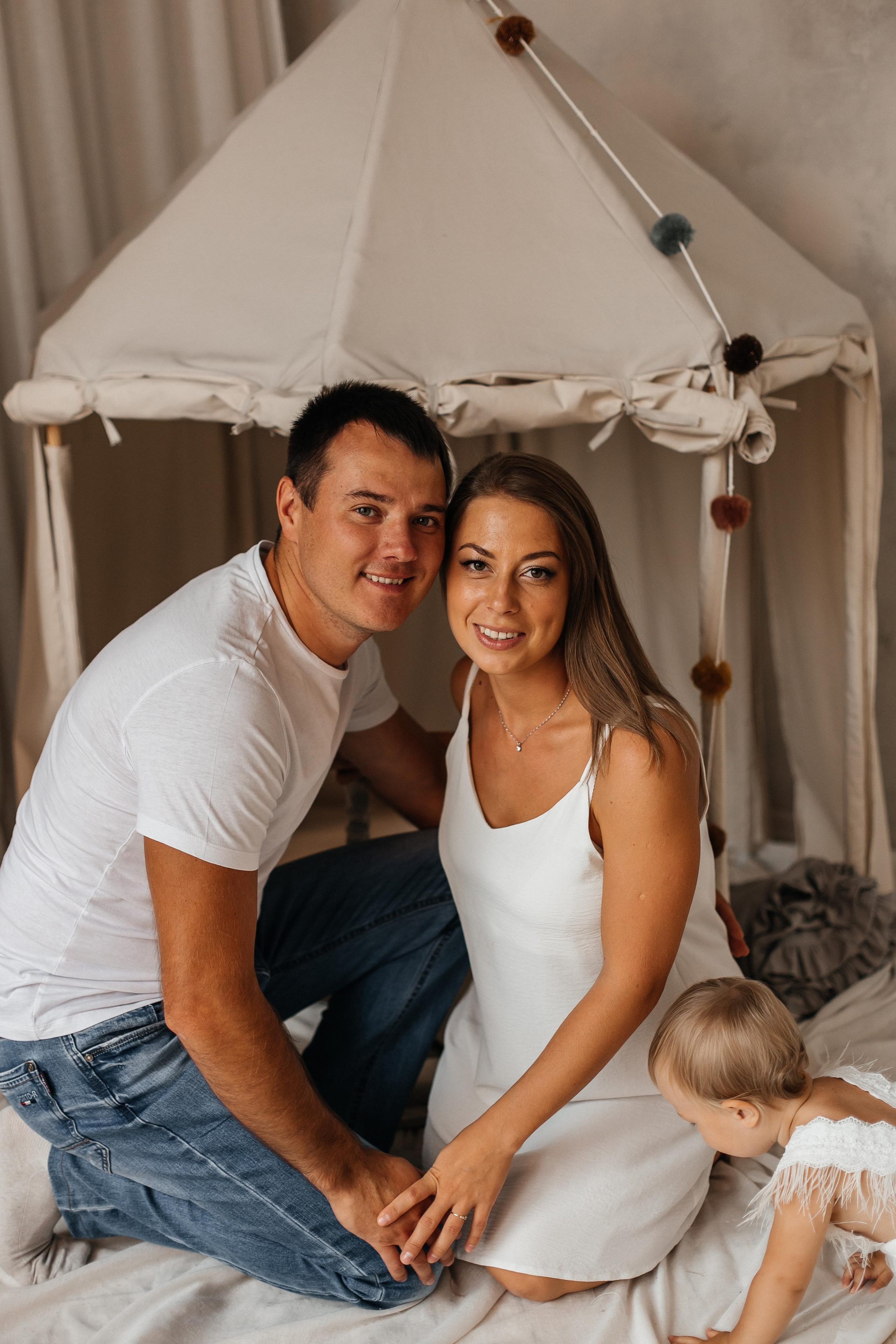 Семейная фотосессия (1 годик). Фотограф Авилова Дарья ● Тюмень● Съемка больших семей ●Архив поколений