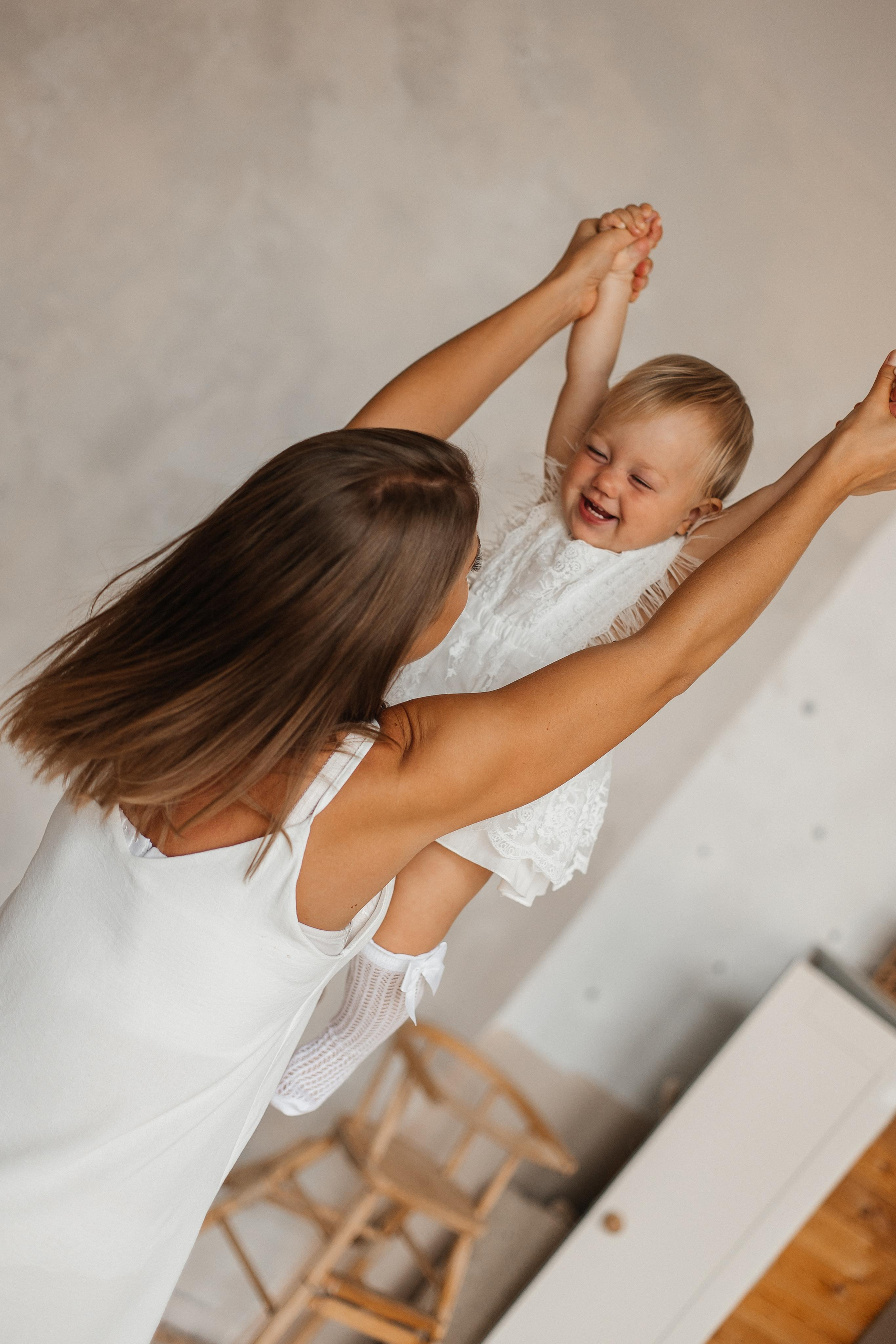 Семейная фотосессия (1 годик). Фотограф Авилова Дарья ● Тюмень● Съемка больших семей ●Архив поколений