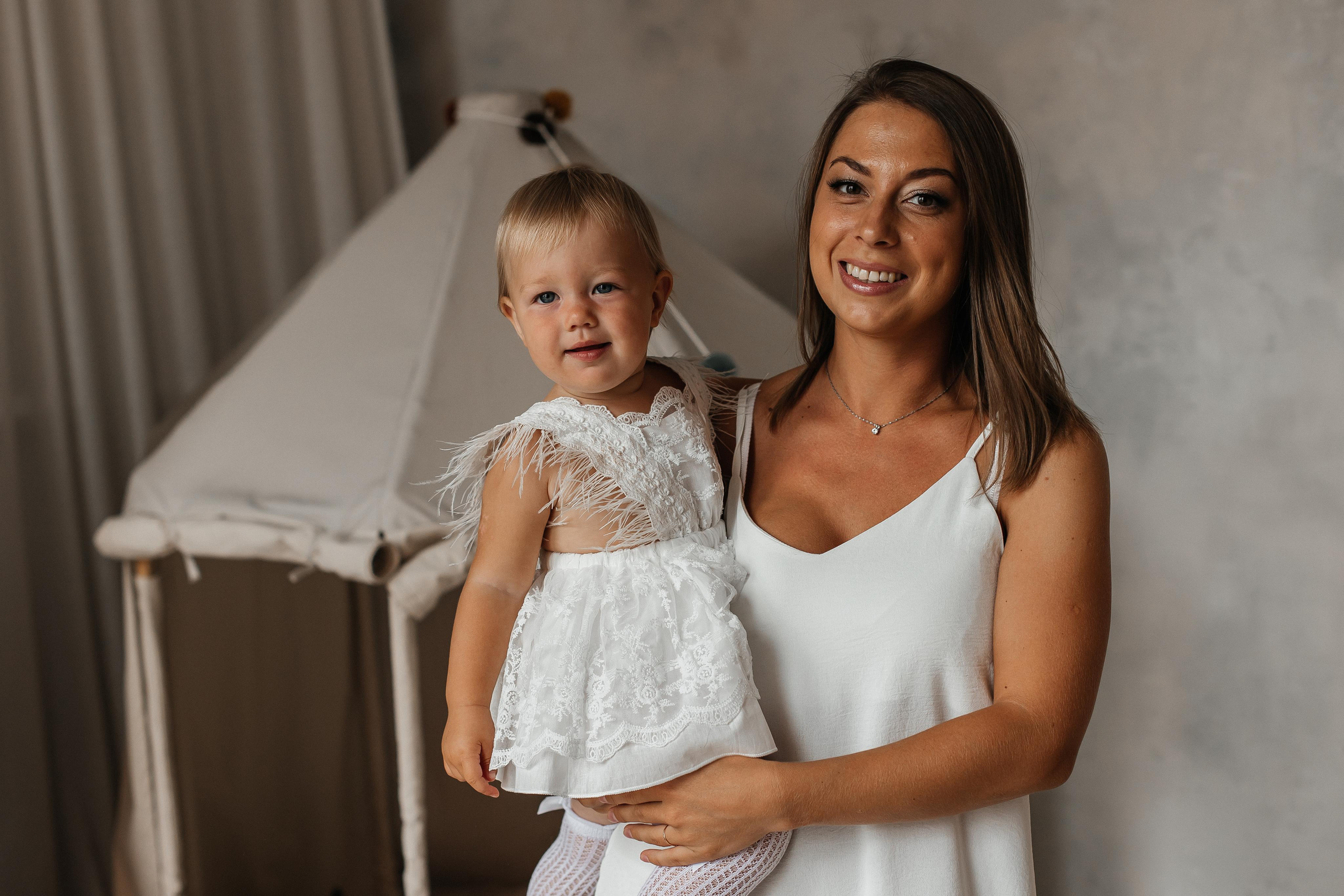 Семейная фотосессия (1 годик). Фотограф Авилова Дарья ● Тюмень● Съемка больших семей ●Архив поколений