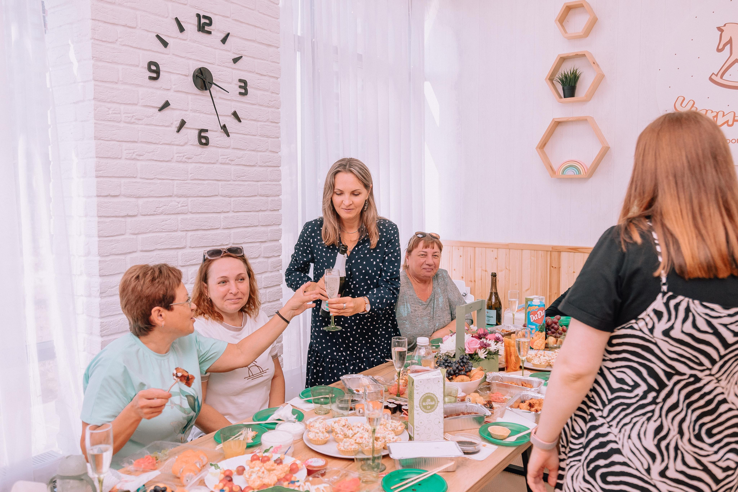 1 год в игровой. Фотограф Авилова Дарья ● Тюмень● Съемка больших семей ●Архив поколений
