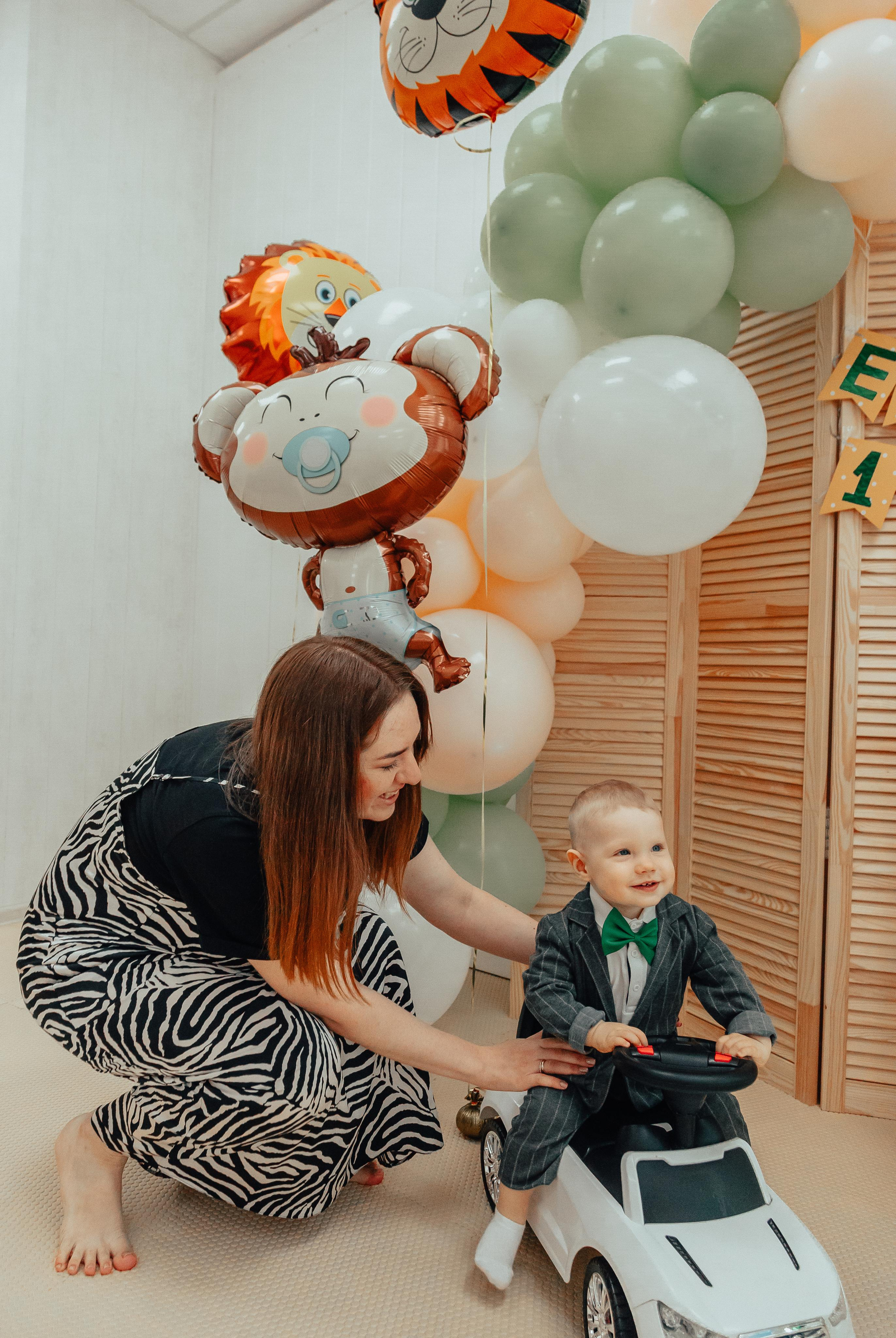 1 год в игровой. Фотограф Авилова Дарья ● Тюмень● Съемка больших семей ●Архив поколений