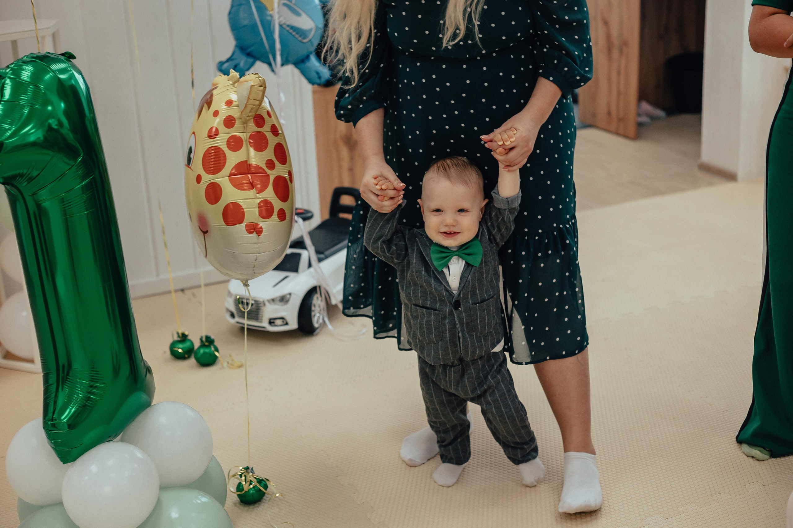 1 год в игровой. Фотограф Авилова Дарья ● Тюмень● Съемка больших семей ●Архив поколений