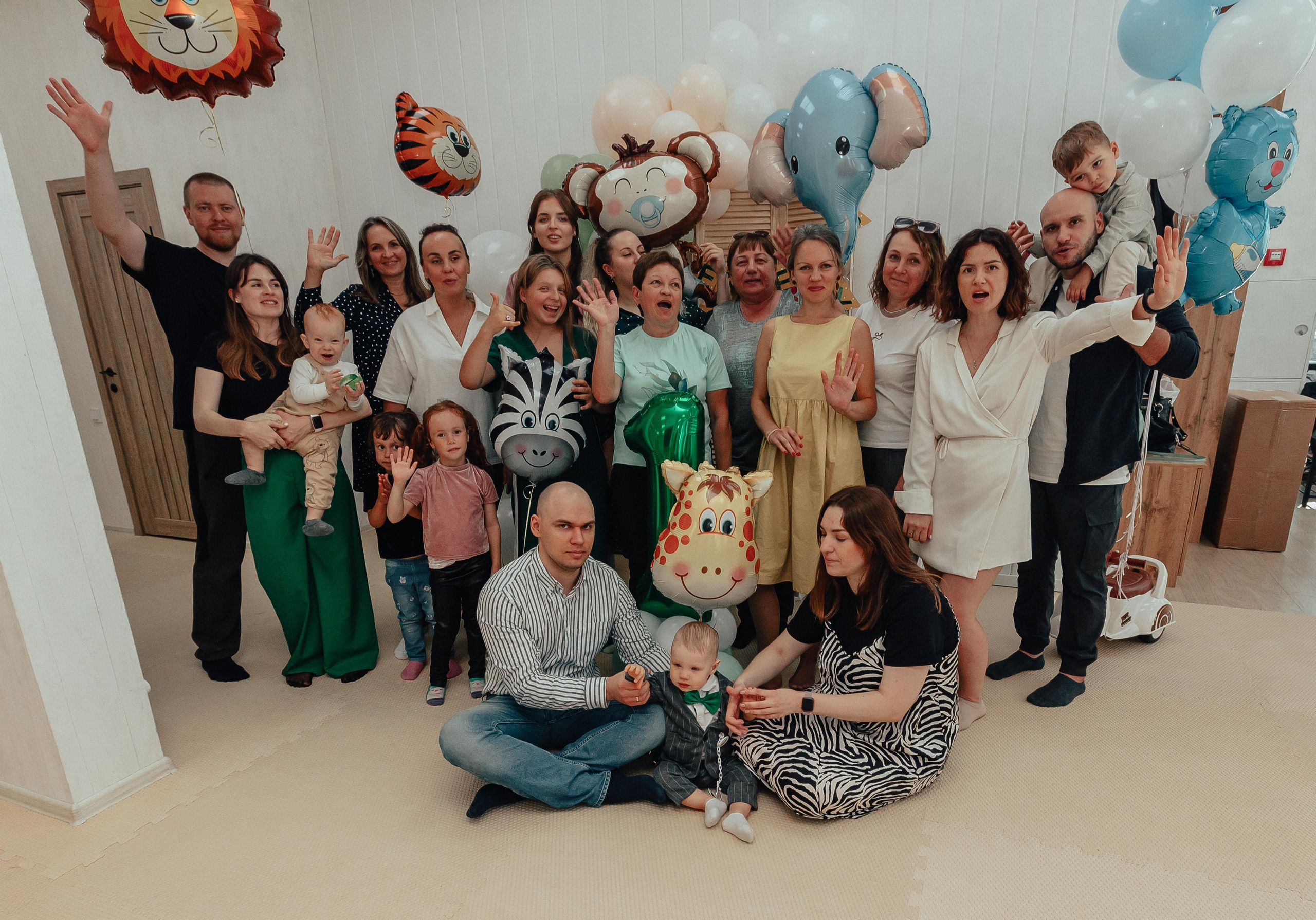 1 год в игровой. Фотограф Авилова Дарья ● Тюмень● Съемка больших семей ●Архив поколений