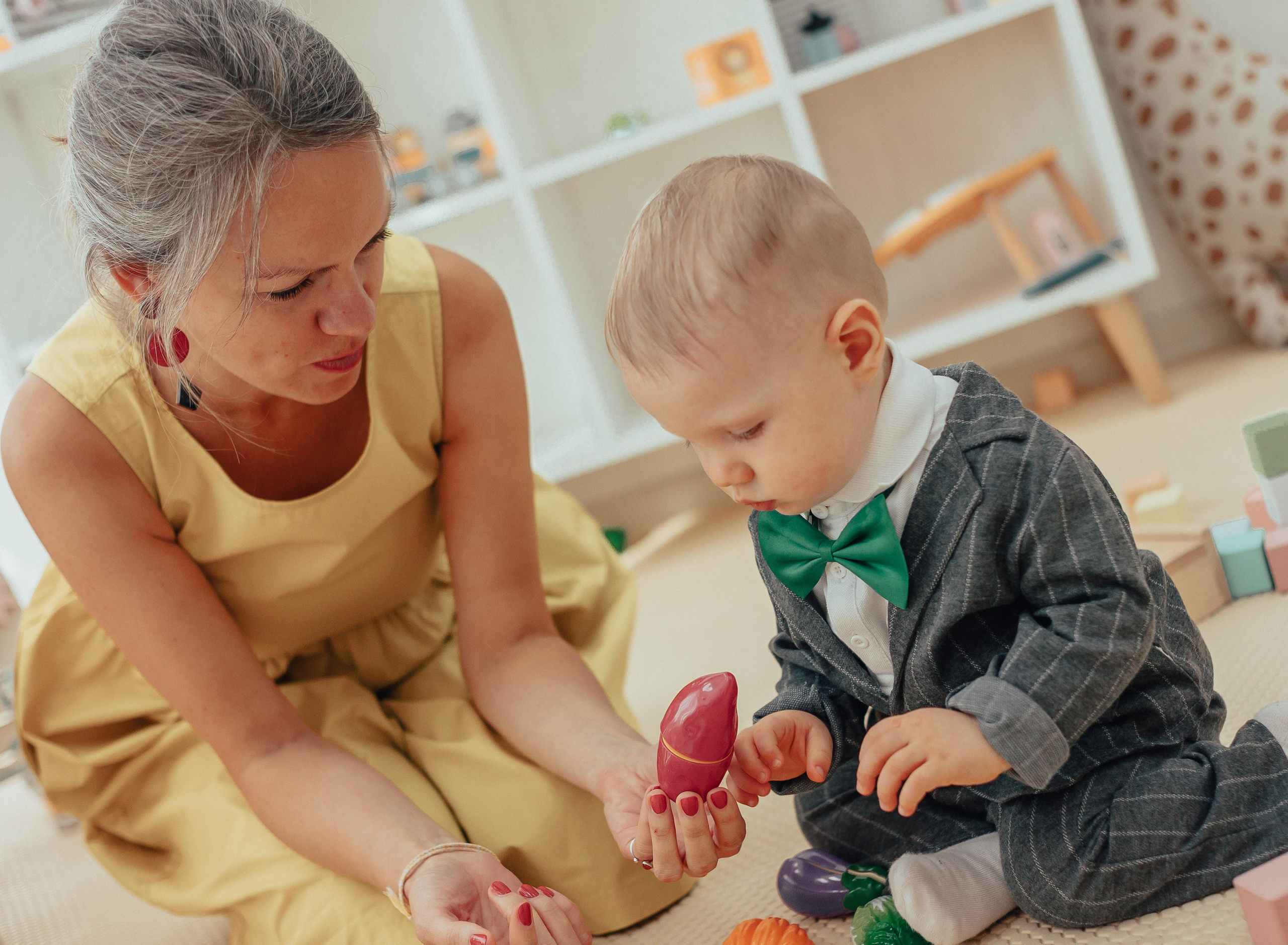 1 год в игровой. Фотограф Авилова Дарья ● Тюмень● Съемка больших семей ●Архив поколений
