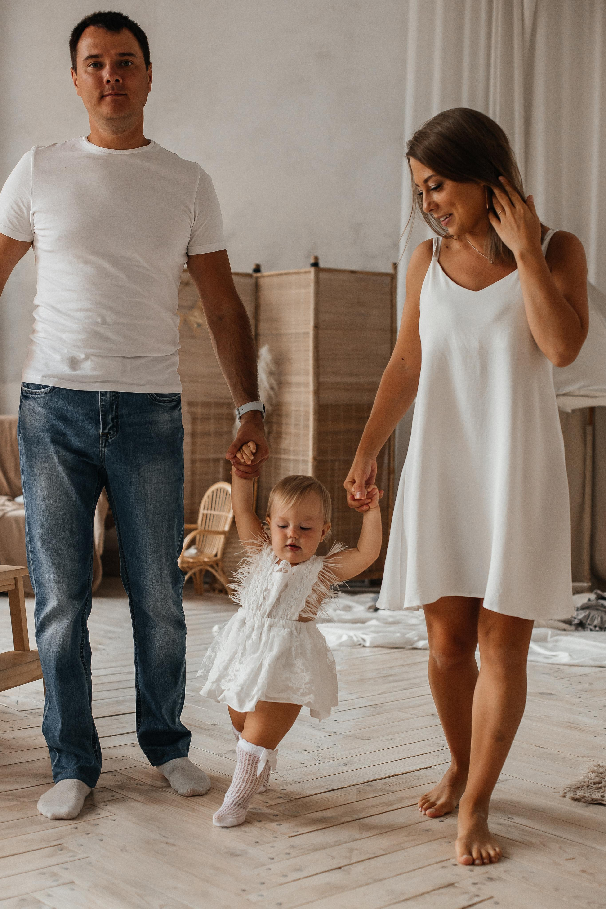 Семейная фотосессия (1 годик). Фотограф Авилова Дарья ● Тюмень● Съемка больших семей ●Архив поколений