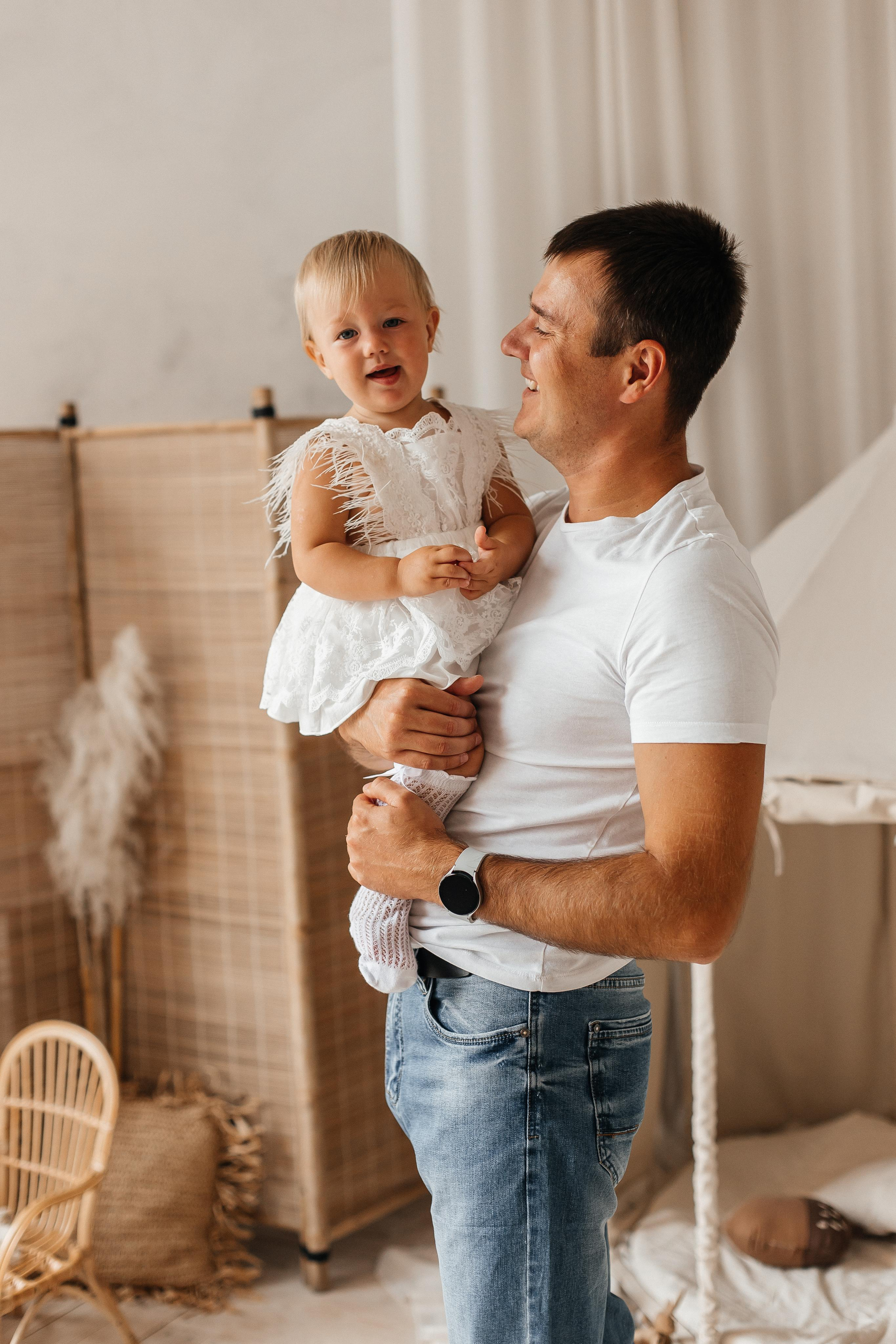 Семейная фотосессия (1 годик). Фотограф Авилова Дарья ● Тюмень● Съемка больших семей ●Архив поколений