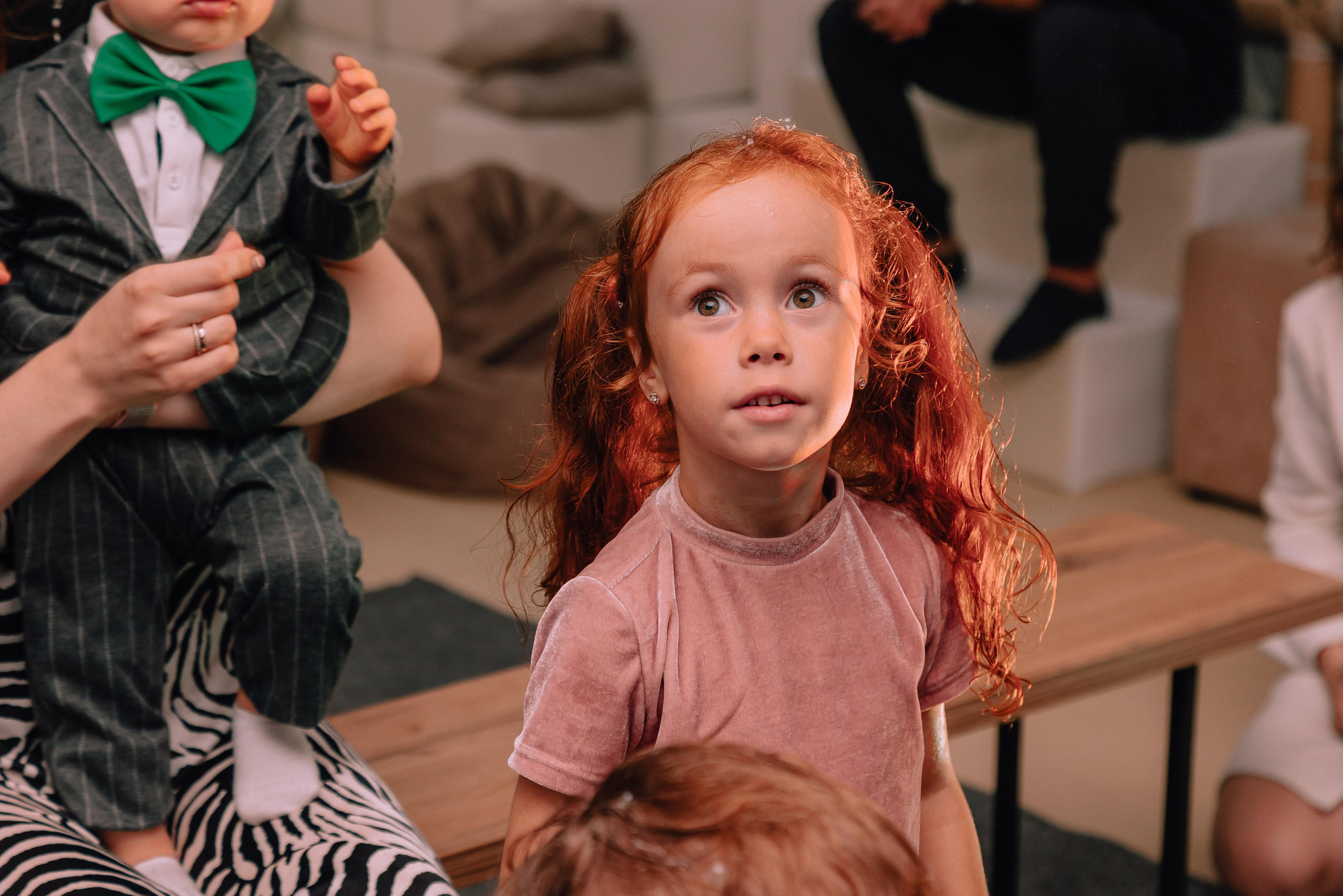 1 год в игровой. Фотограф Авилова Дарья ● Тюмень● Съемка больших семей ●Архив поколений