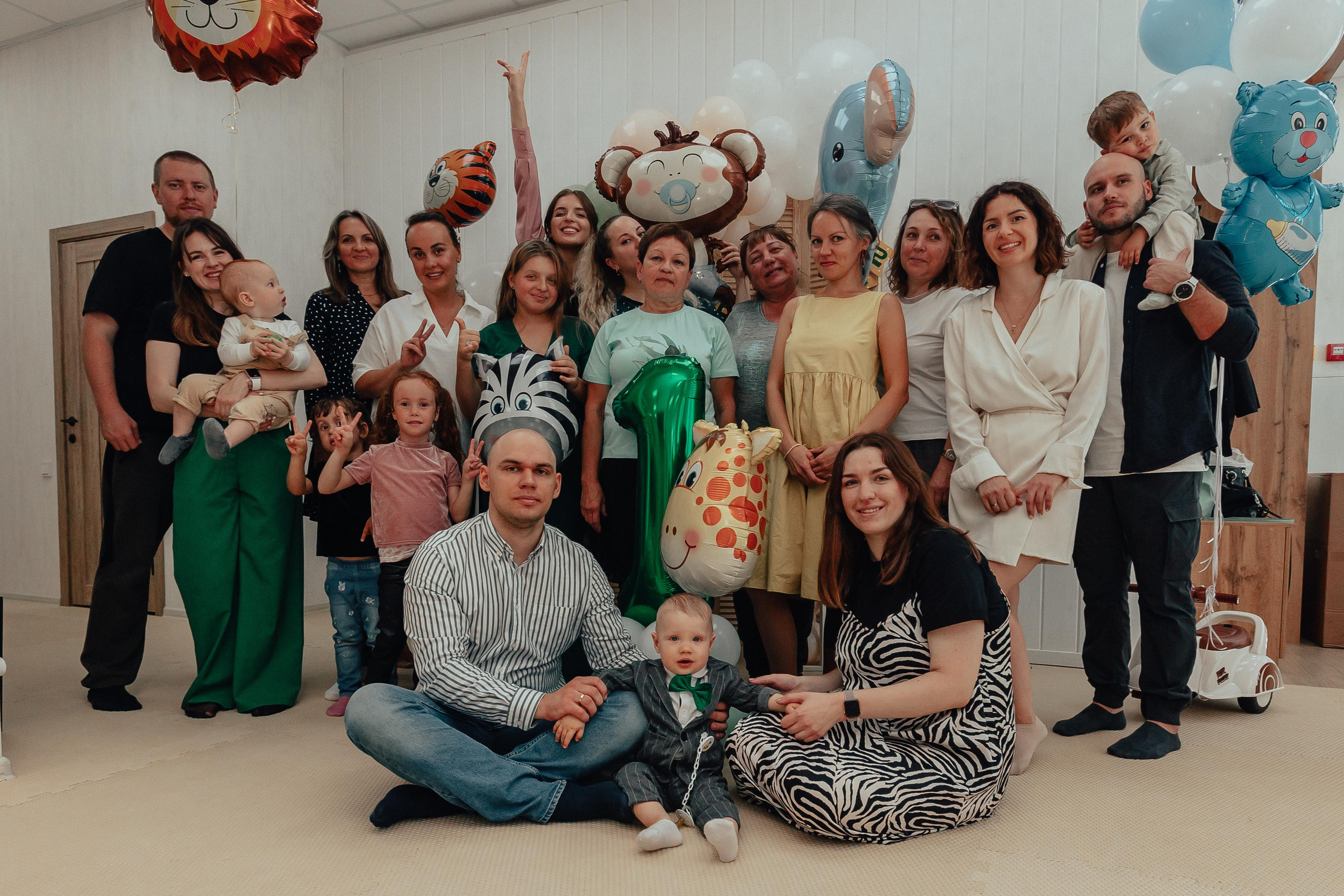 1 год в игровой. Фотограф Авилова Дарья ● Тюмень● Съемка больших семей ●Архив поколений