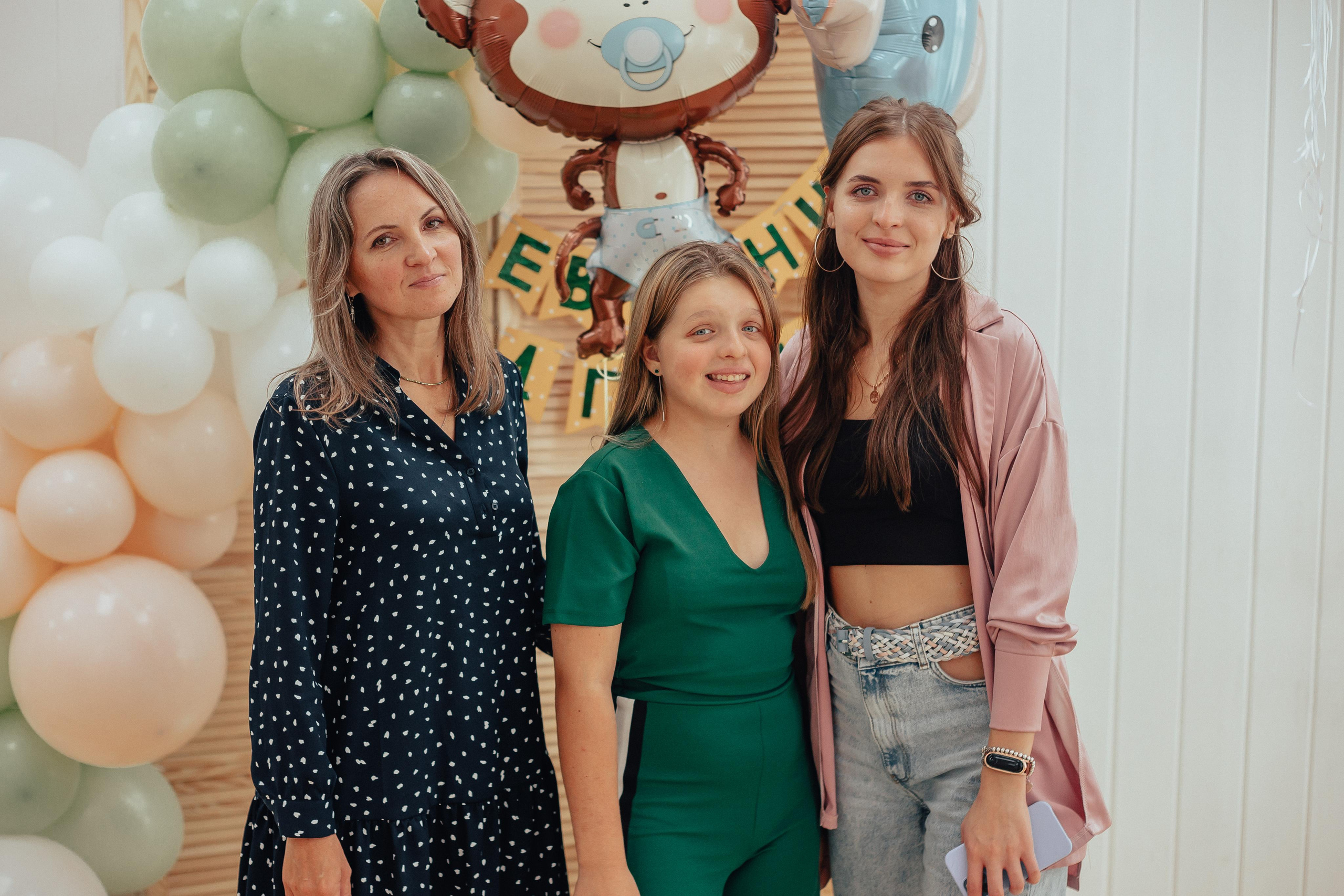 1 год в игровой. Фотограф Авилова Дарья ● Тюмень● Съемка больших семей ●Архив поколений