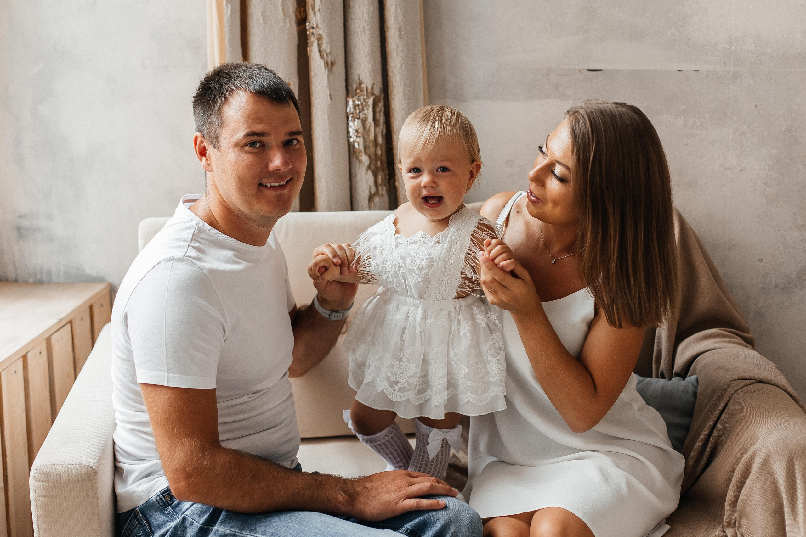 Семейная фотосессия (1 годик). Фотограф Авилова Дарья ● Тюмень● Съемка больших семей ●Архив поколений