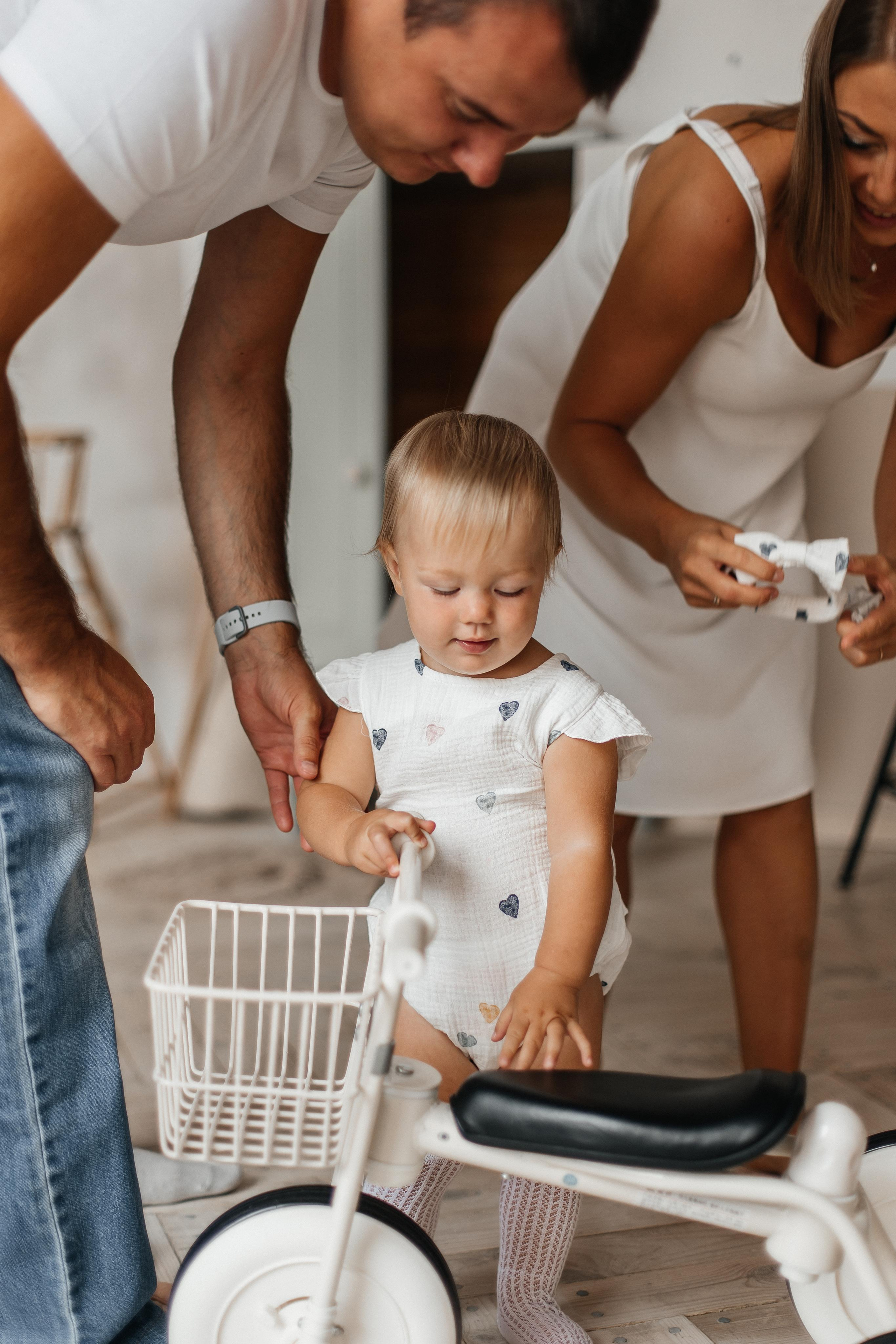 Семейная фотосессия (1 годик). Фотограф Авилова Дарья ● Тюмень● Съемка больших семей ●Архив поколений