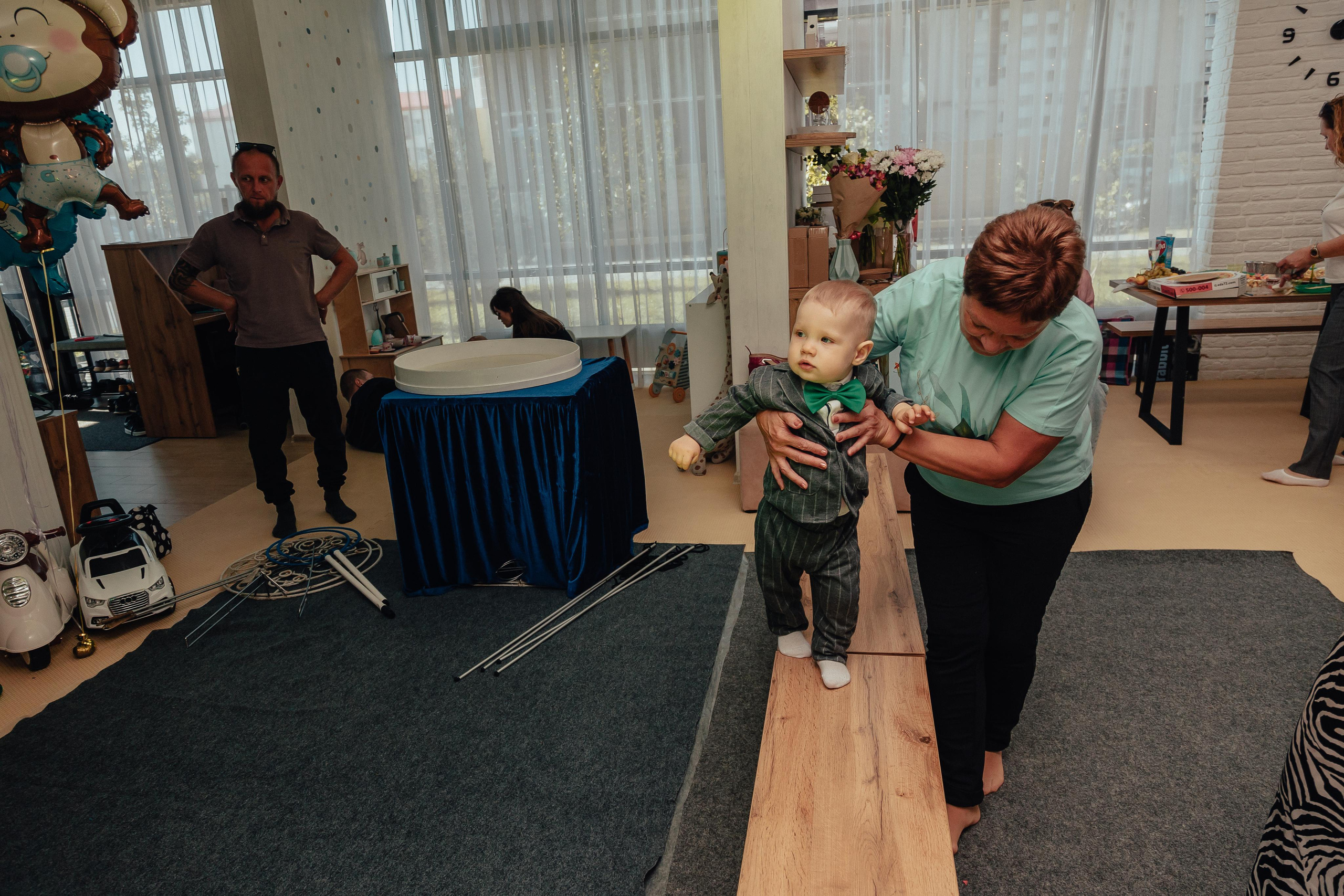 1 год в игровой. Фотограф Авилова Дарья ● Тюмень● Съемка больших семей ●Архив поколений